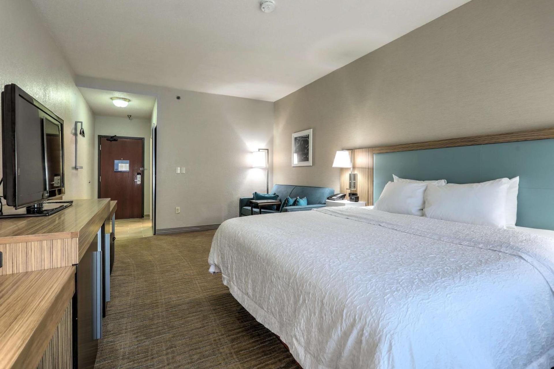 Hampton Inn Batavia photo 26