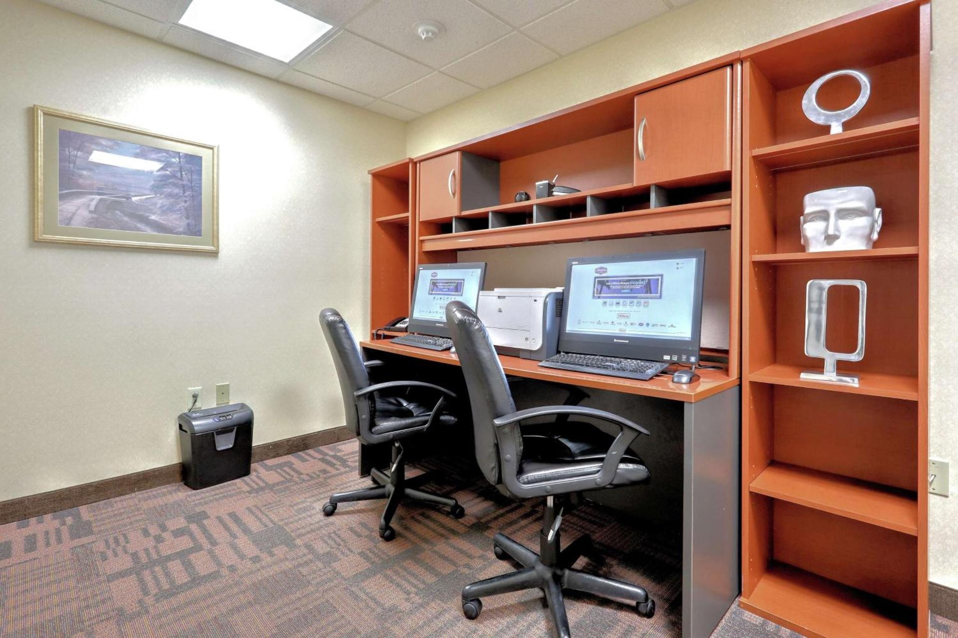 Hampton Inn Batavia photo 30