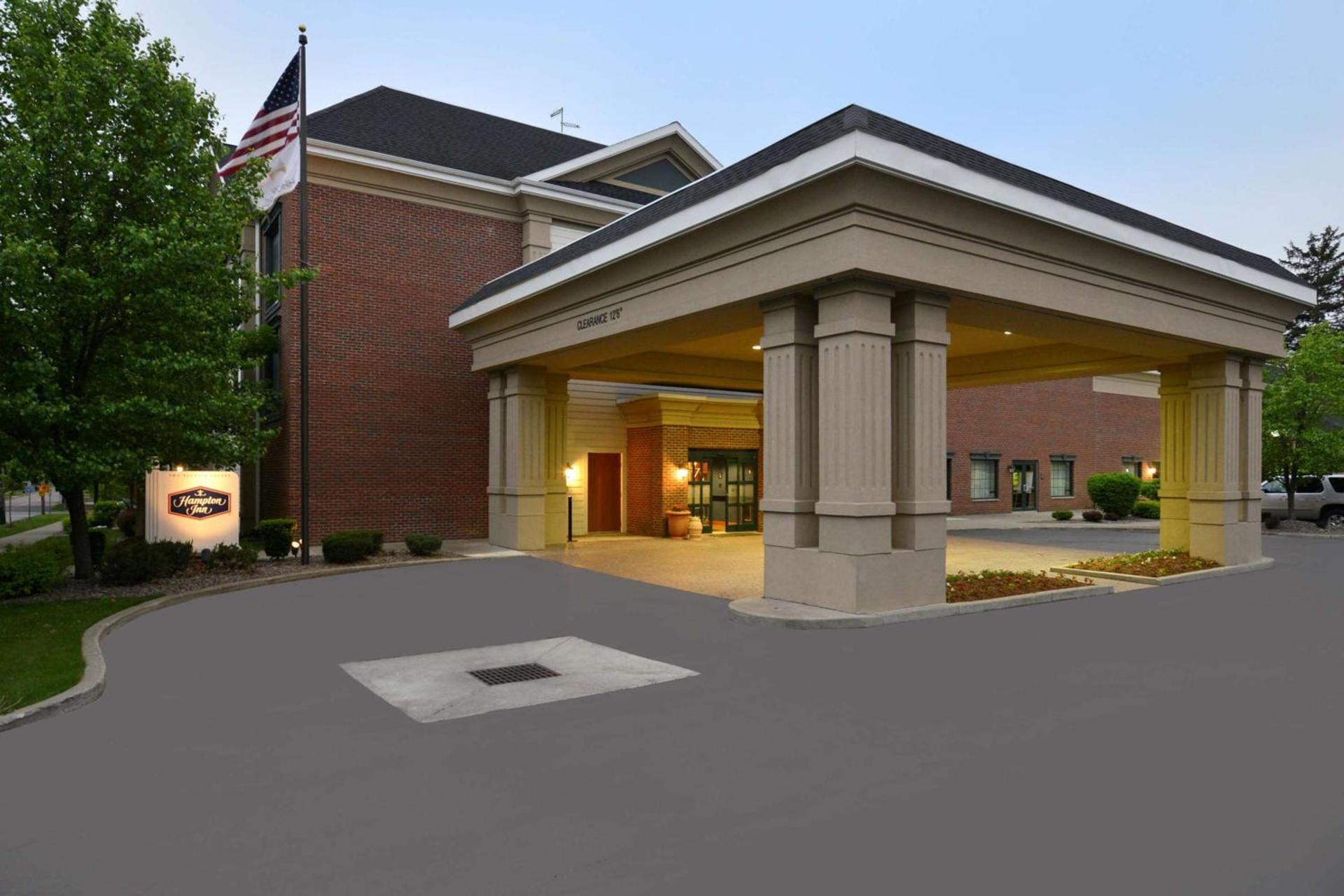 Hampton Inn East Aurora photo 1