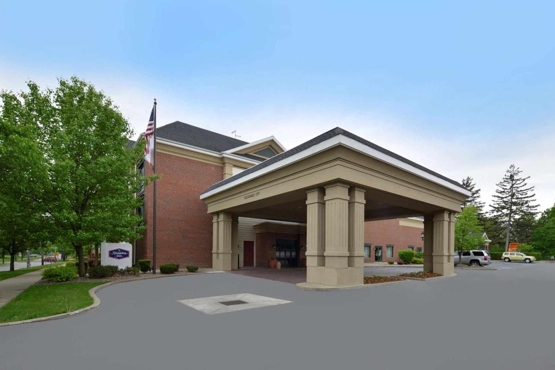 Hampton Inn East Aurora photo 3