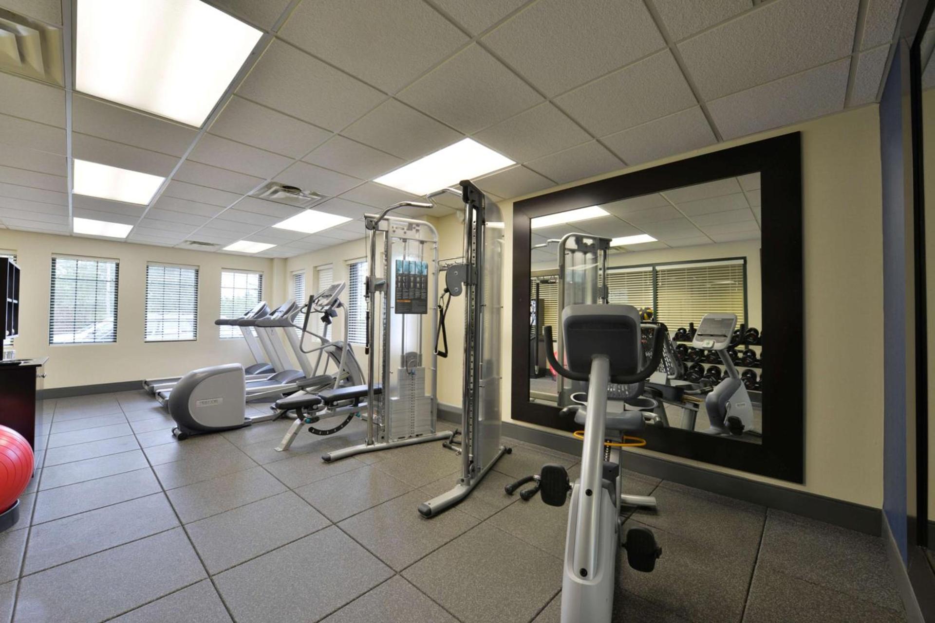 Hampton Inn East Aurora photo 15