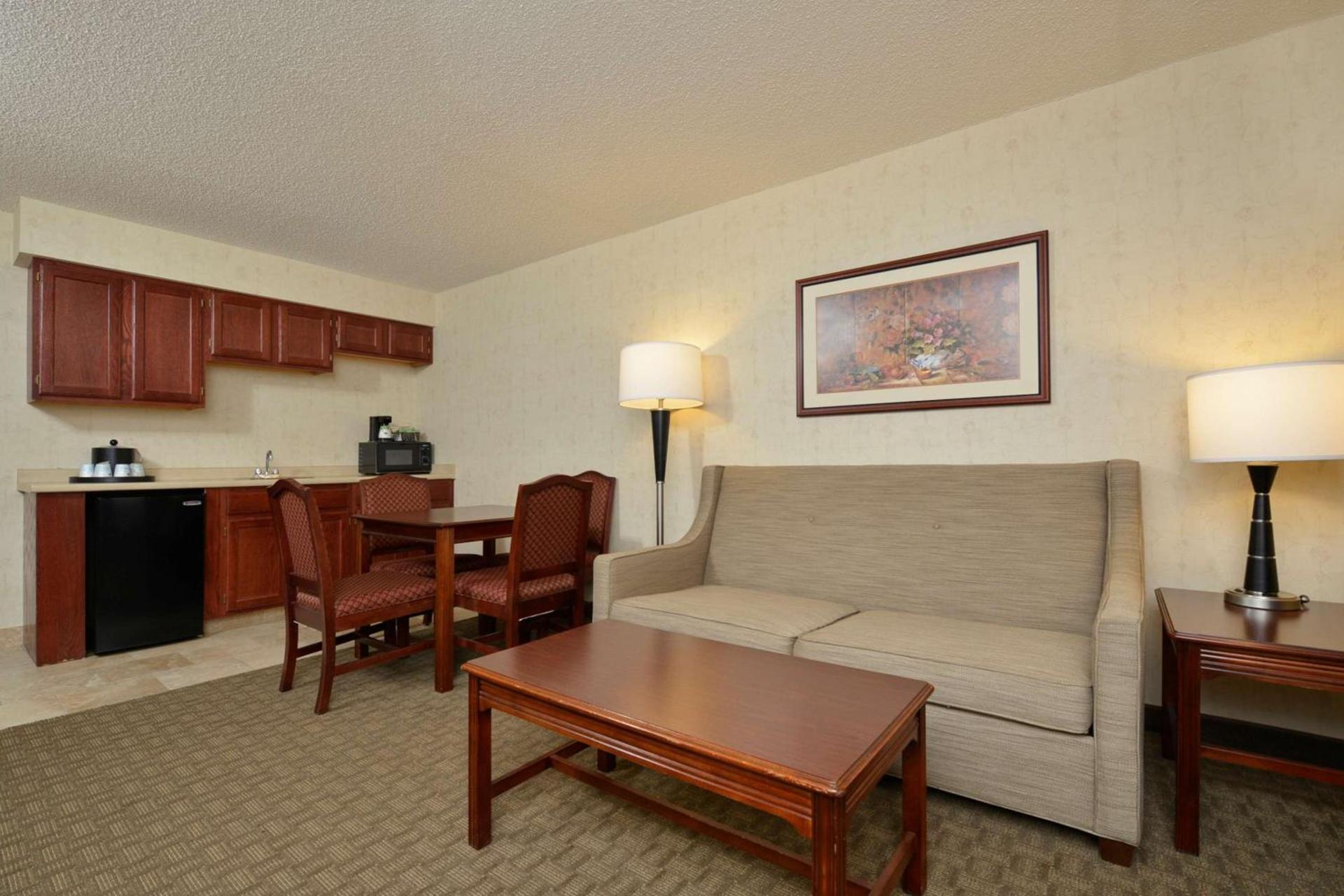 Hampton Inn East Aurora photo 18