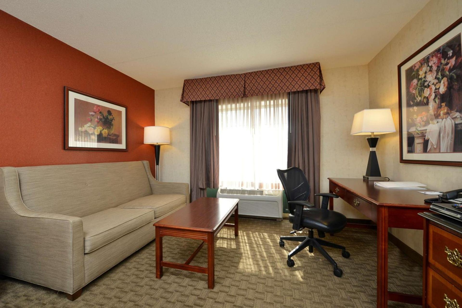 Hampton Inn East Aurora photo 23