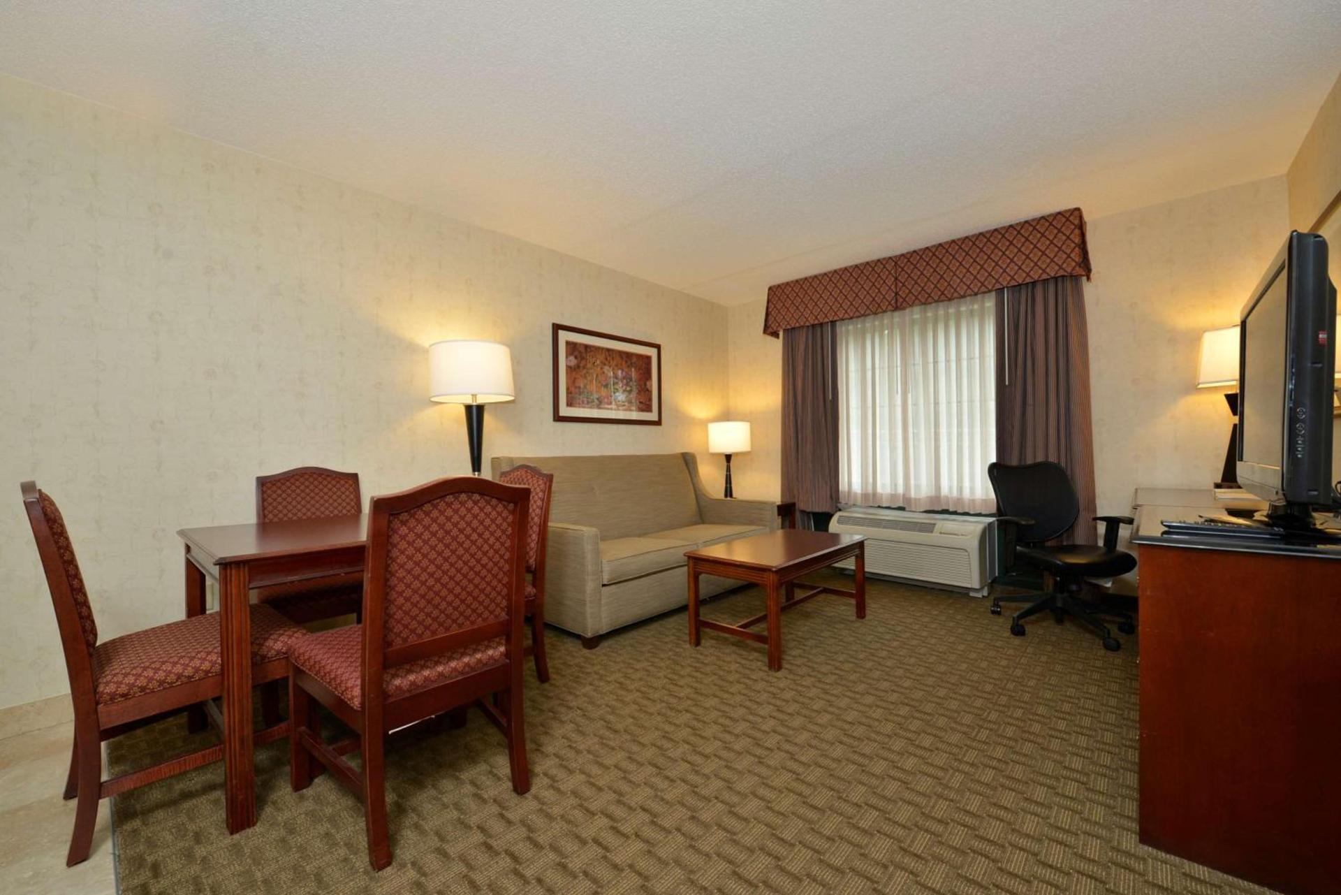Hampton Inn East Aurora photo 24