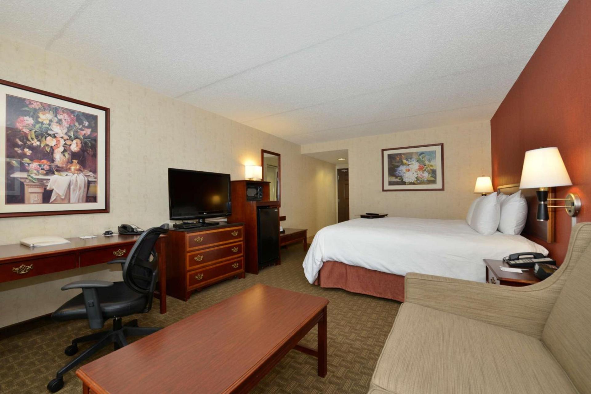 Hampton Inn East Aurora photo 25