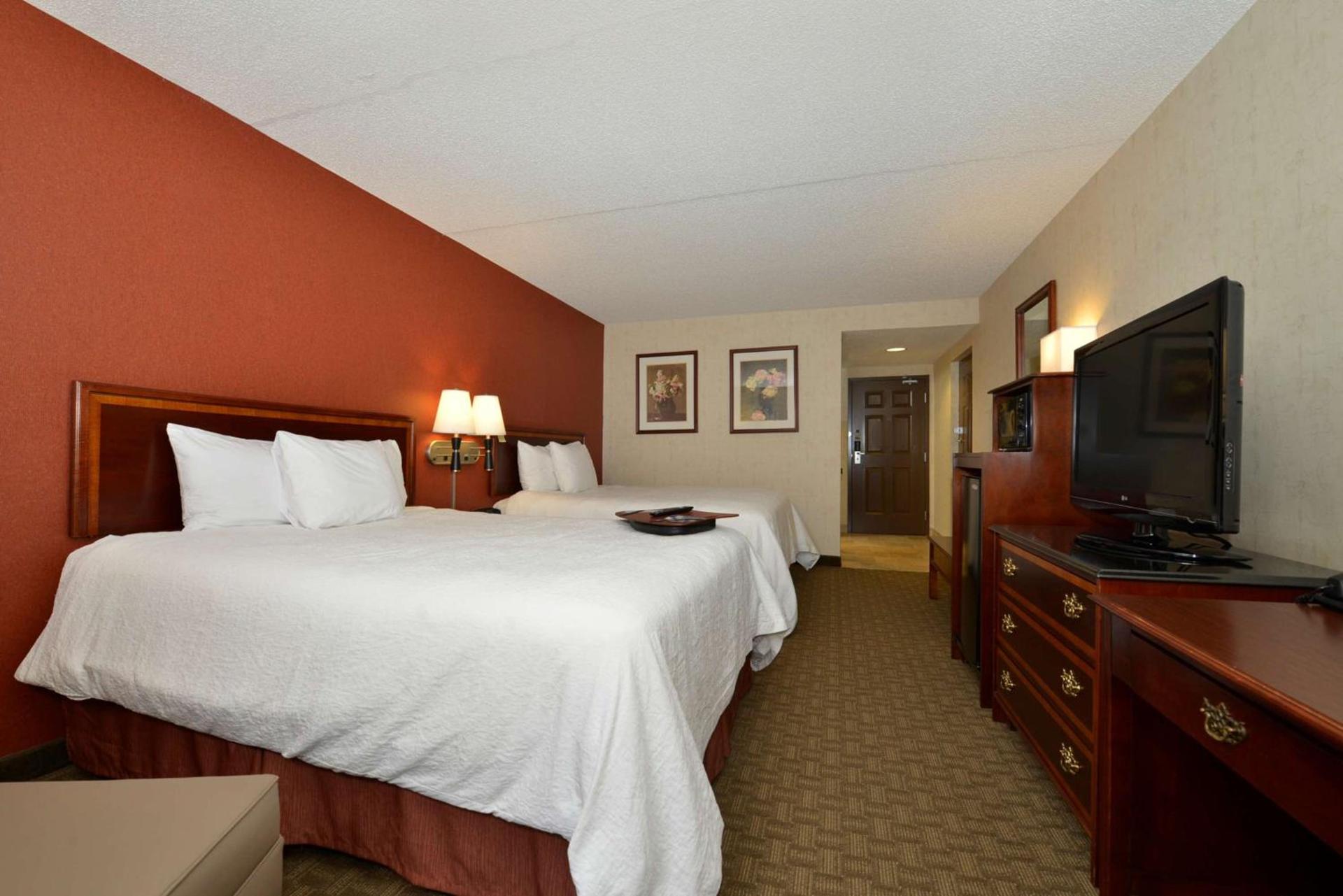 Hampton Inn East Aurora photo 27