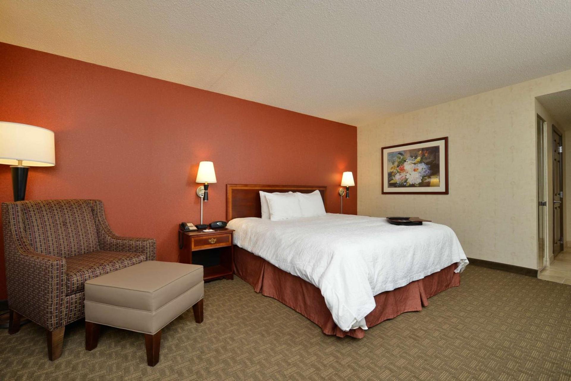 Hampton Inn East Aurora photo 32
