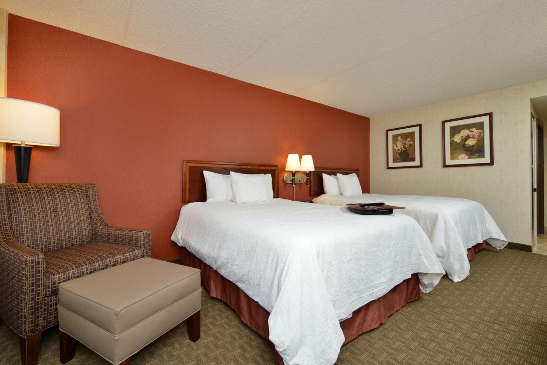 Hampton Inn East Aurora photo 42