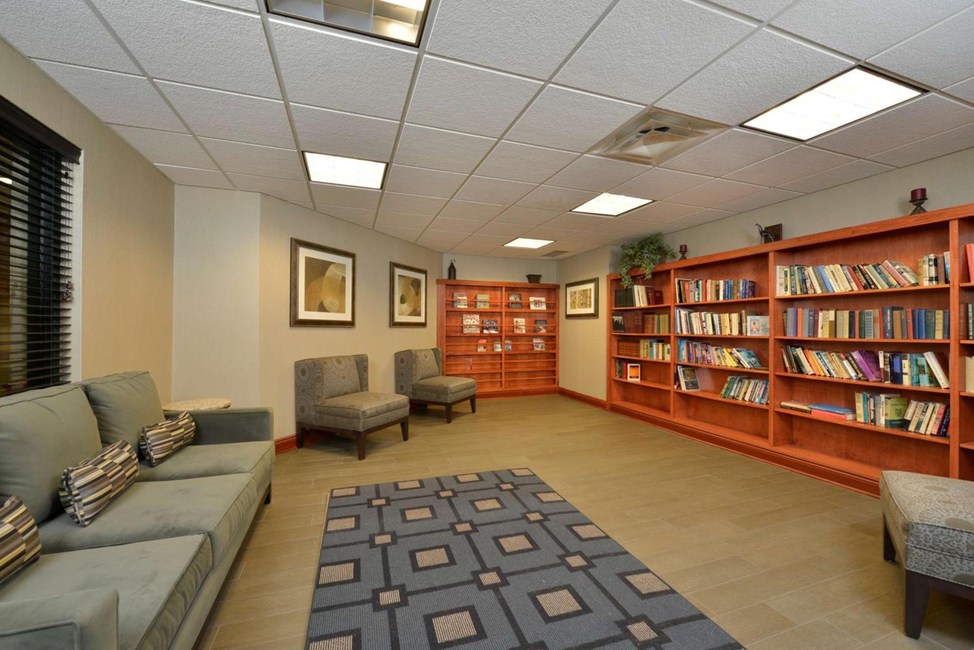 Hampton Inn East Aurora photo 45