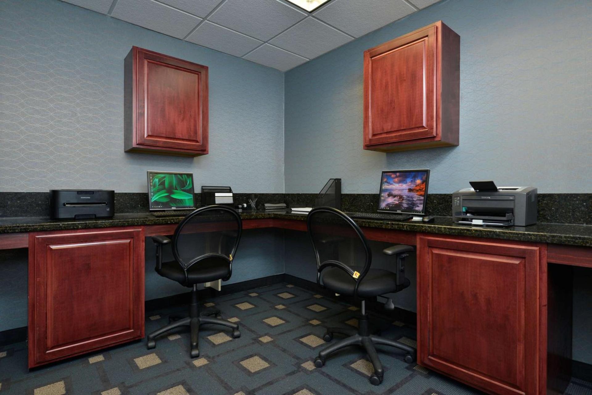 Hampton Inn East Aurora photo 46