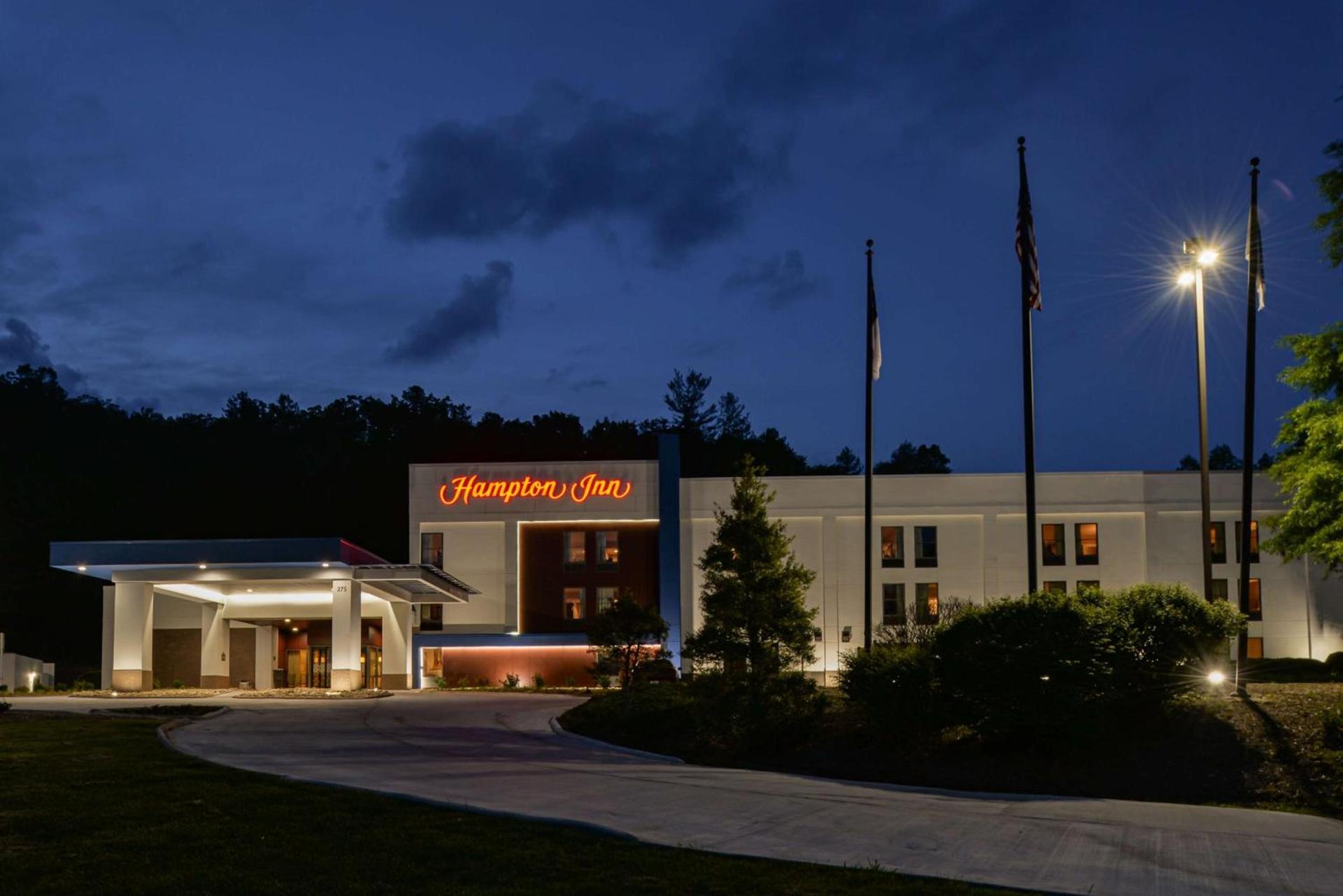 Hampton Inn Brevard photo 2