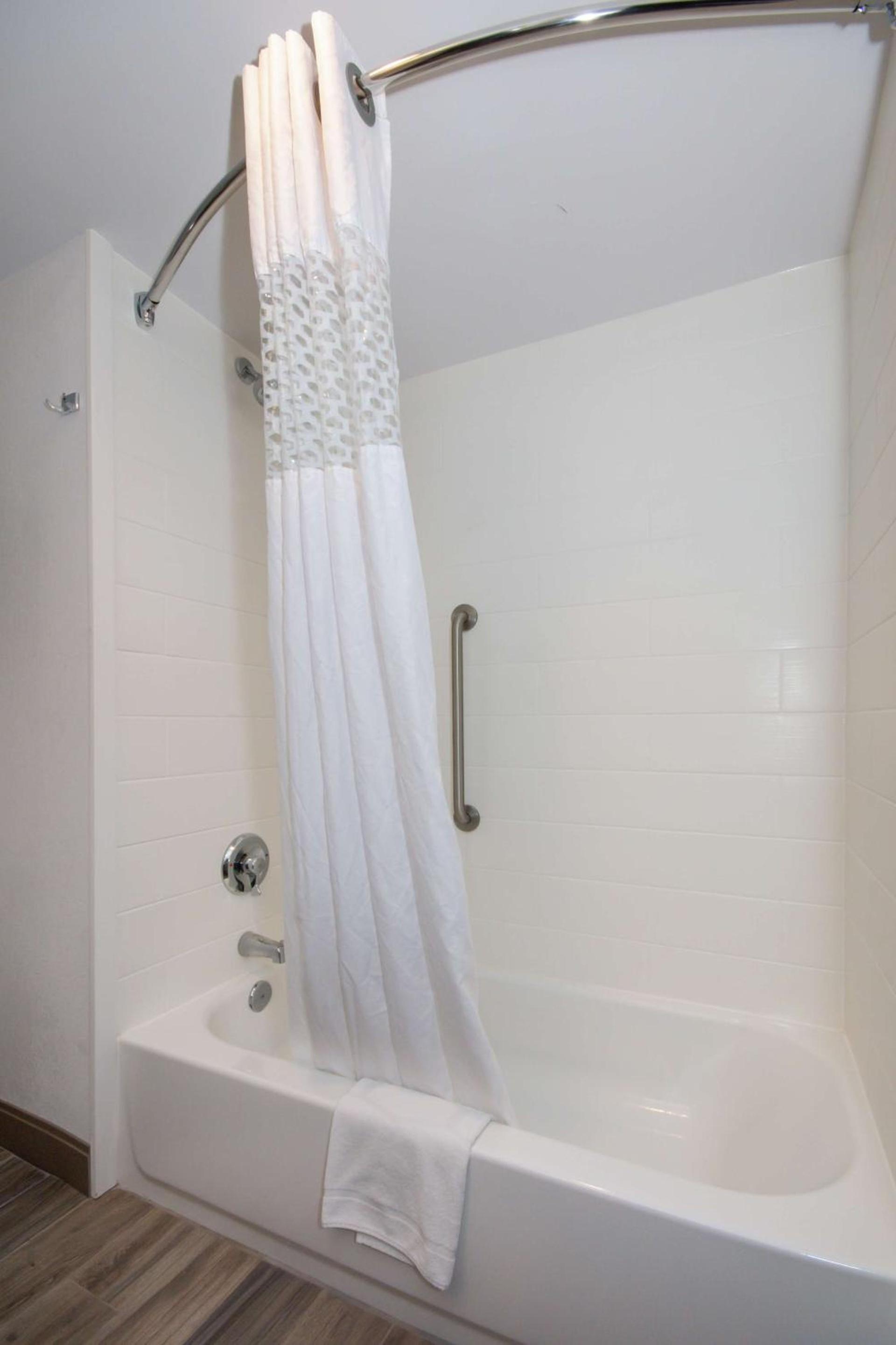 Hampton Inn Brevard photo 10