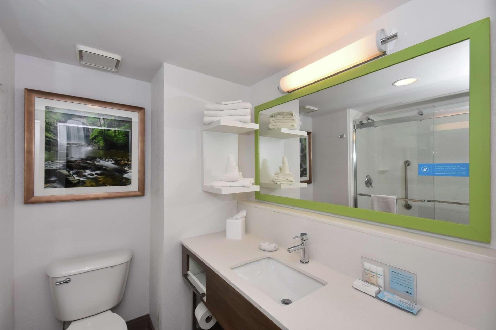 Hampton Inn Brevard photo 18