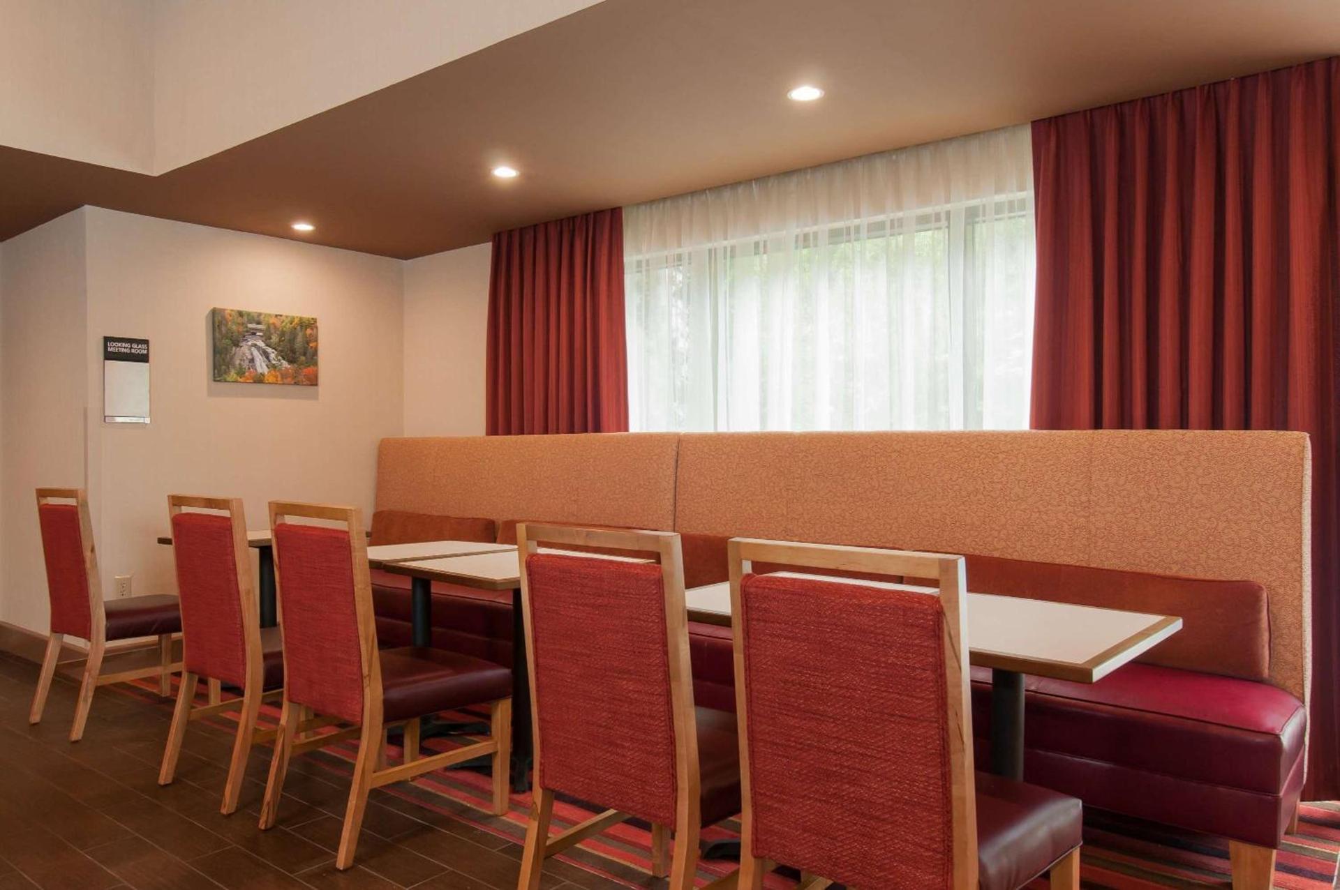 Hampton Inn Brevard photo 23