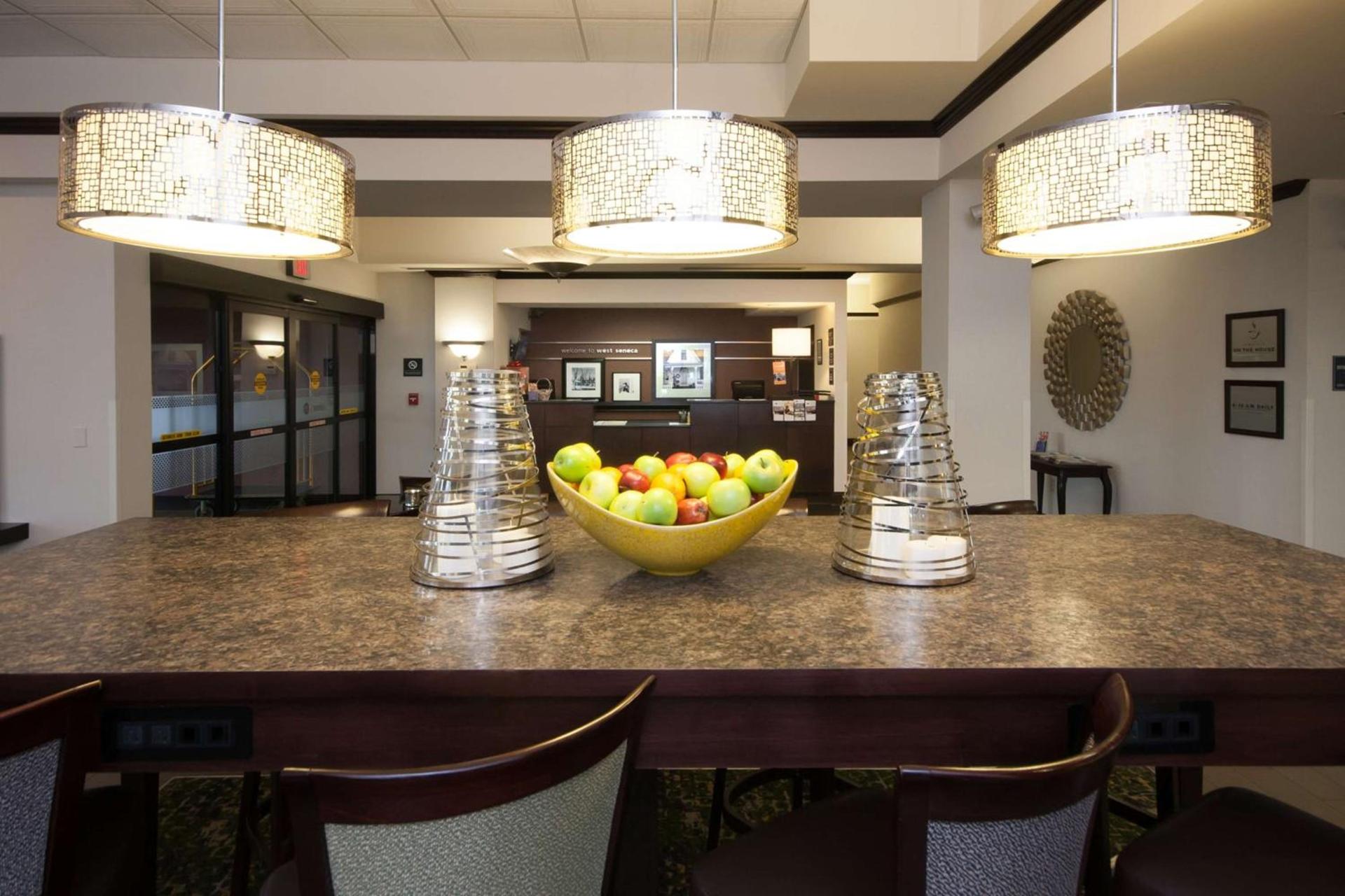 Hampton Inn Buffalo-South/I-90 photo 3