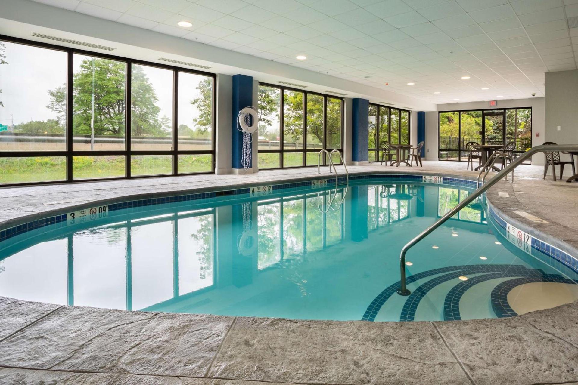 Hampton Inn Buffalo-South/I-90 photo 6