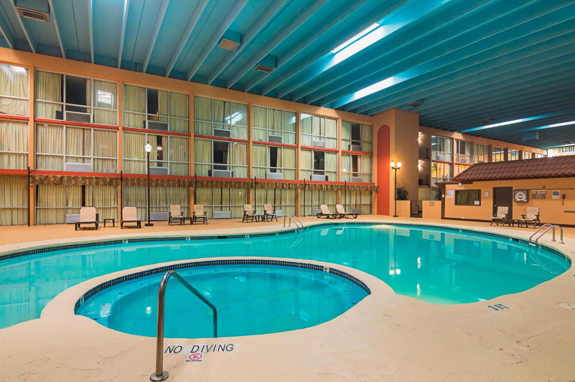 Red Roof Inn Lubbock photo 6