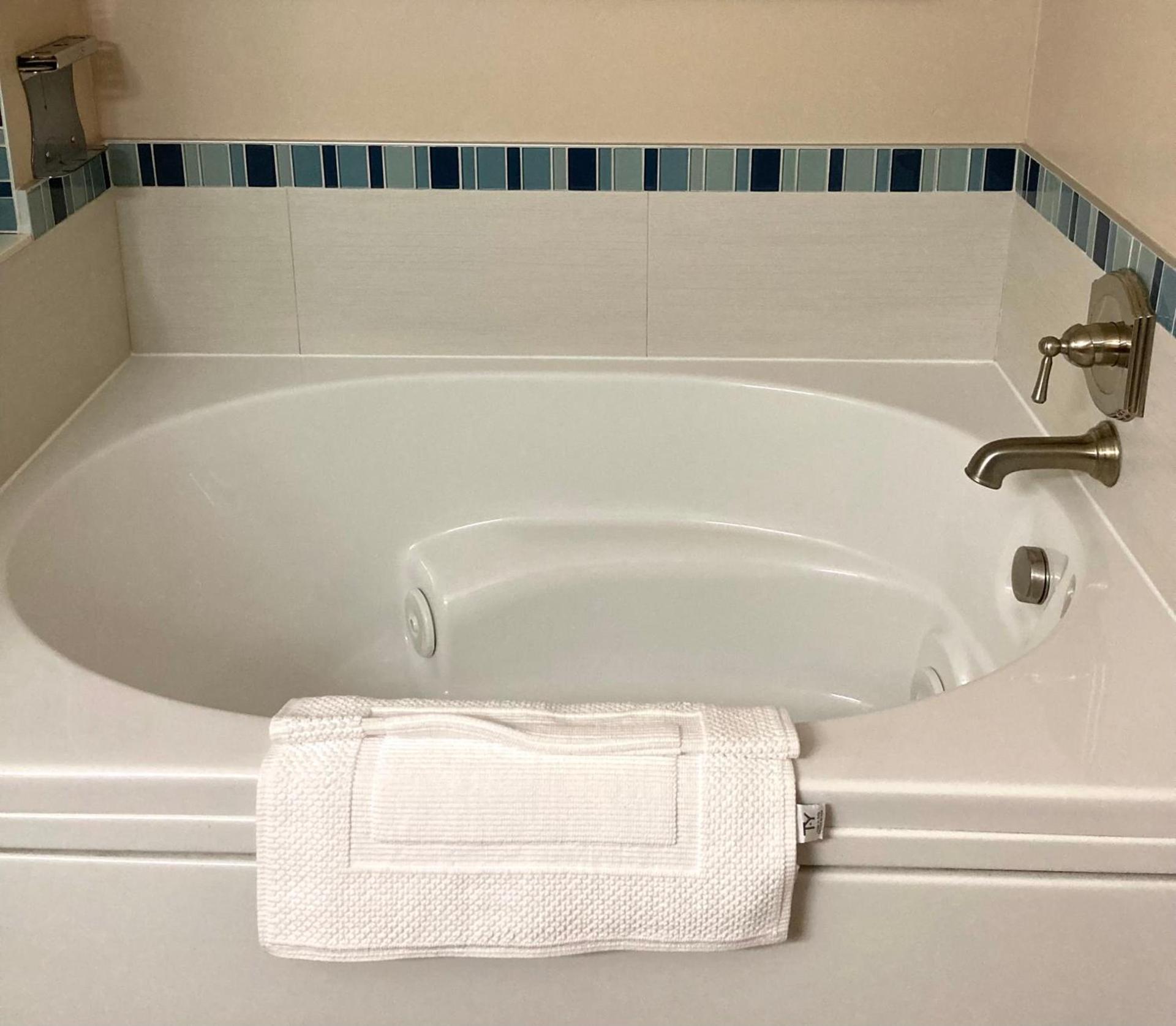 Sand Pebbles Inn photo 46