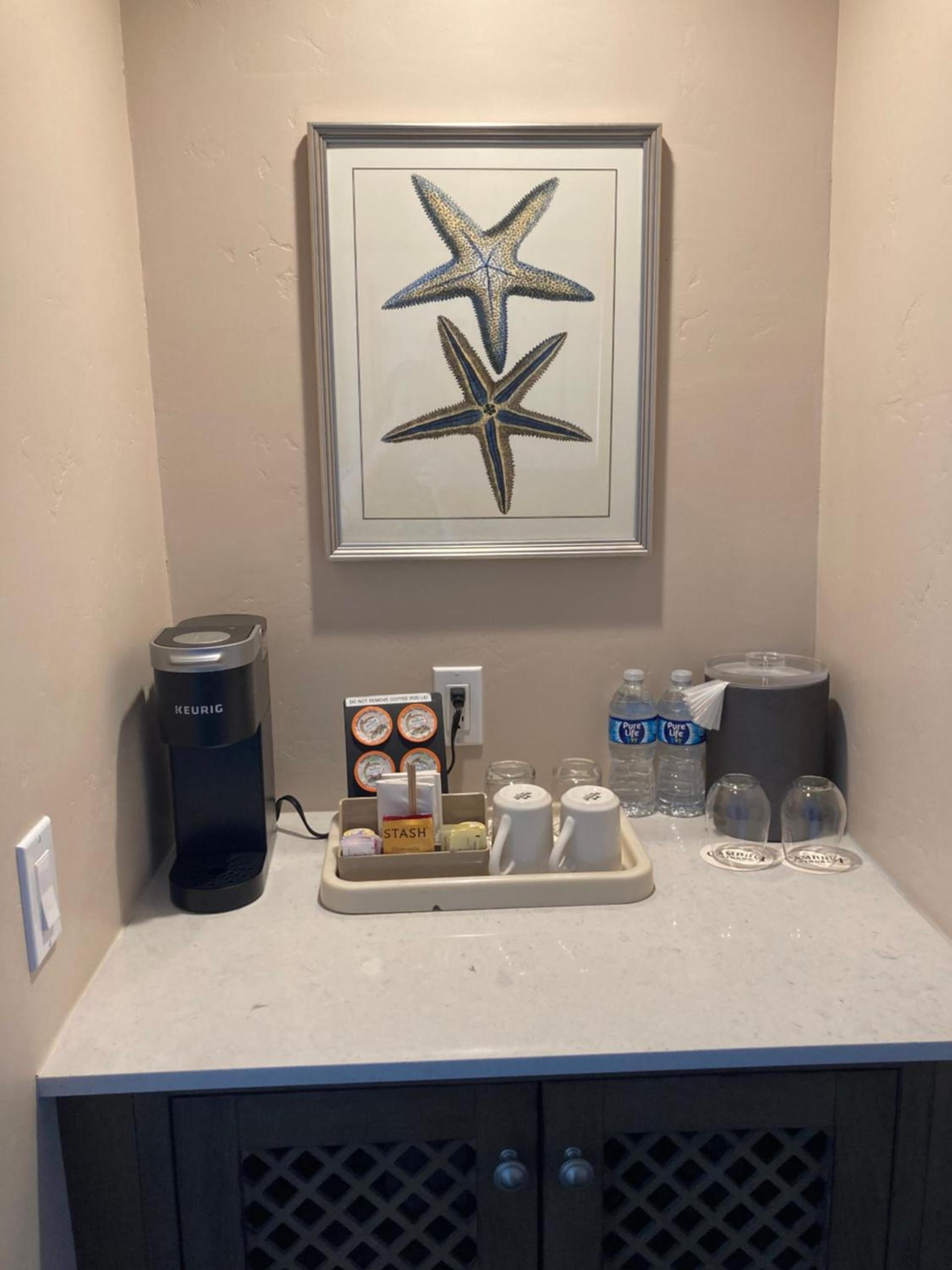 Sand Pebbles Inn photo 49