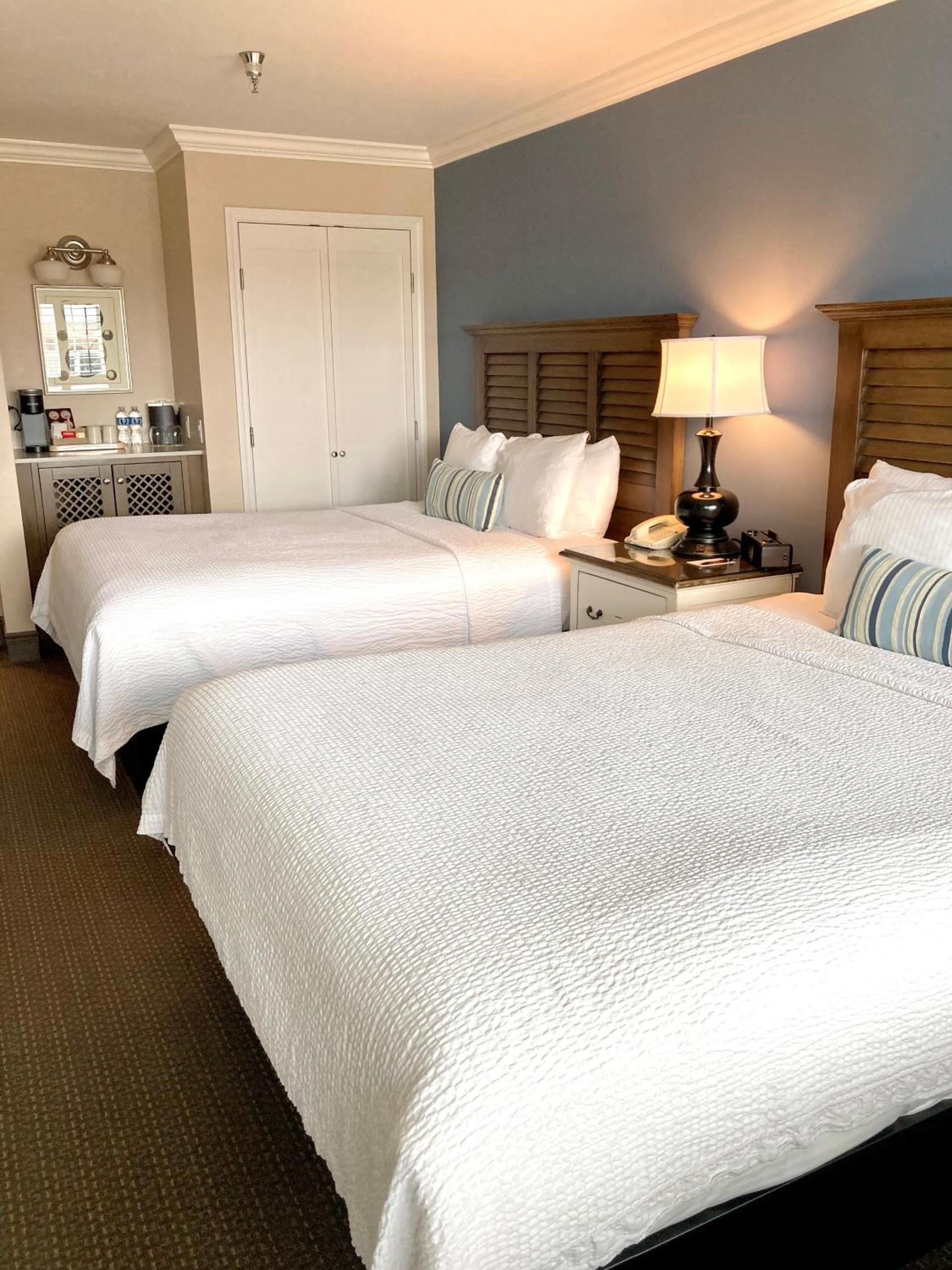 Sand Pebbles Inn photo 57