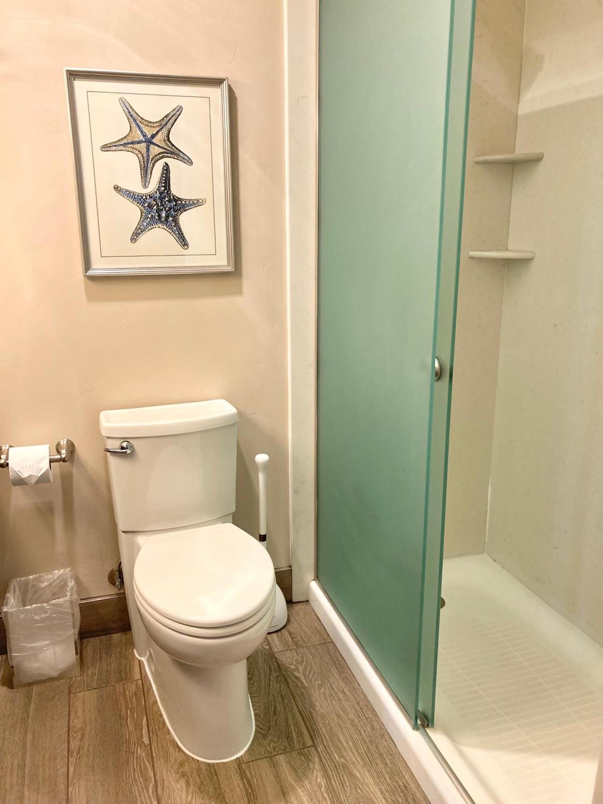 Sand Pebbles Inn photo 60