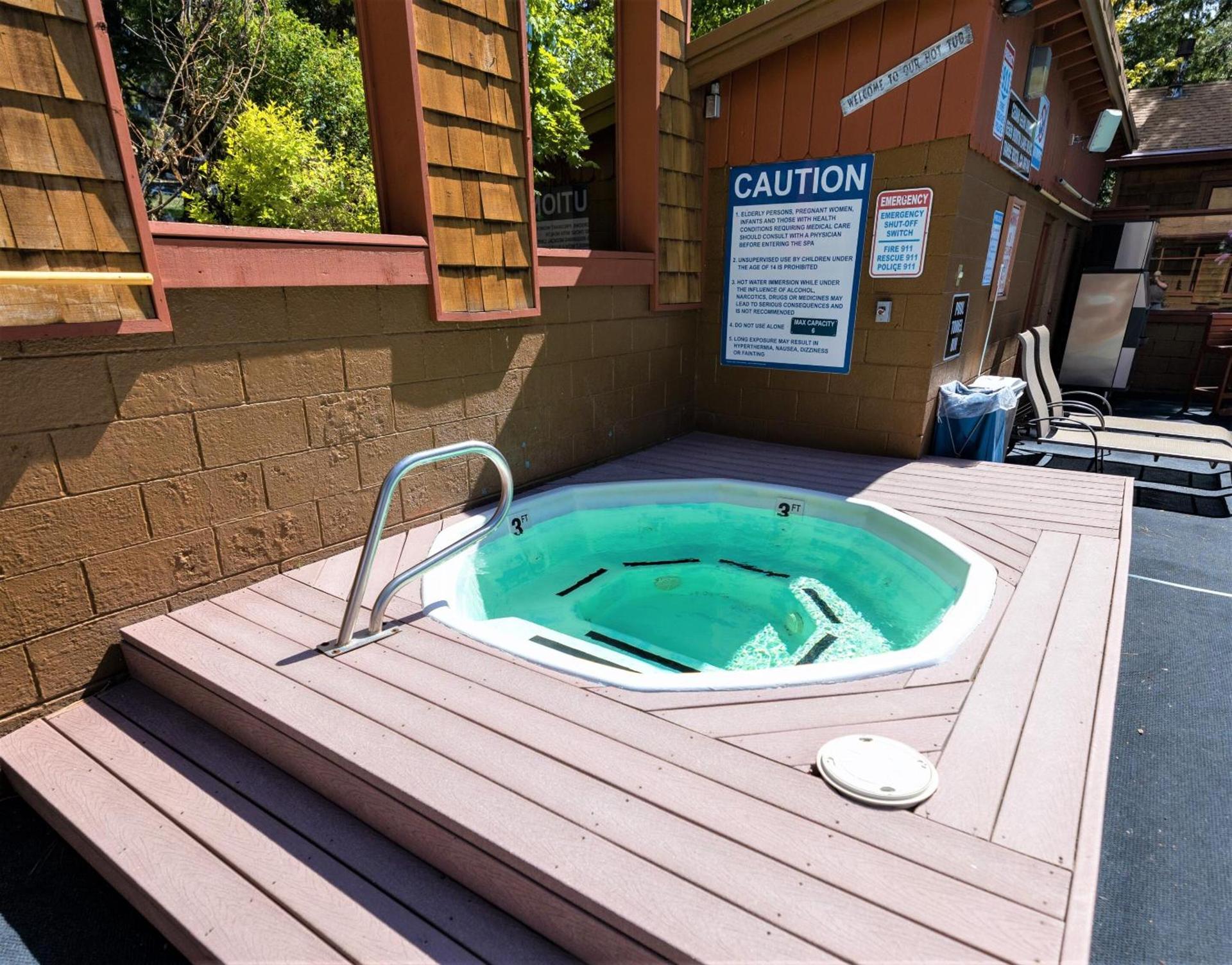 Cedar Glen Lodge photo 15