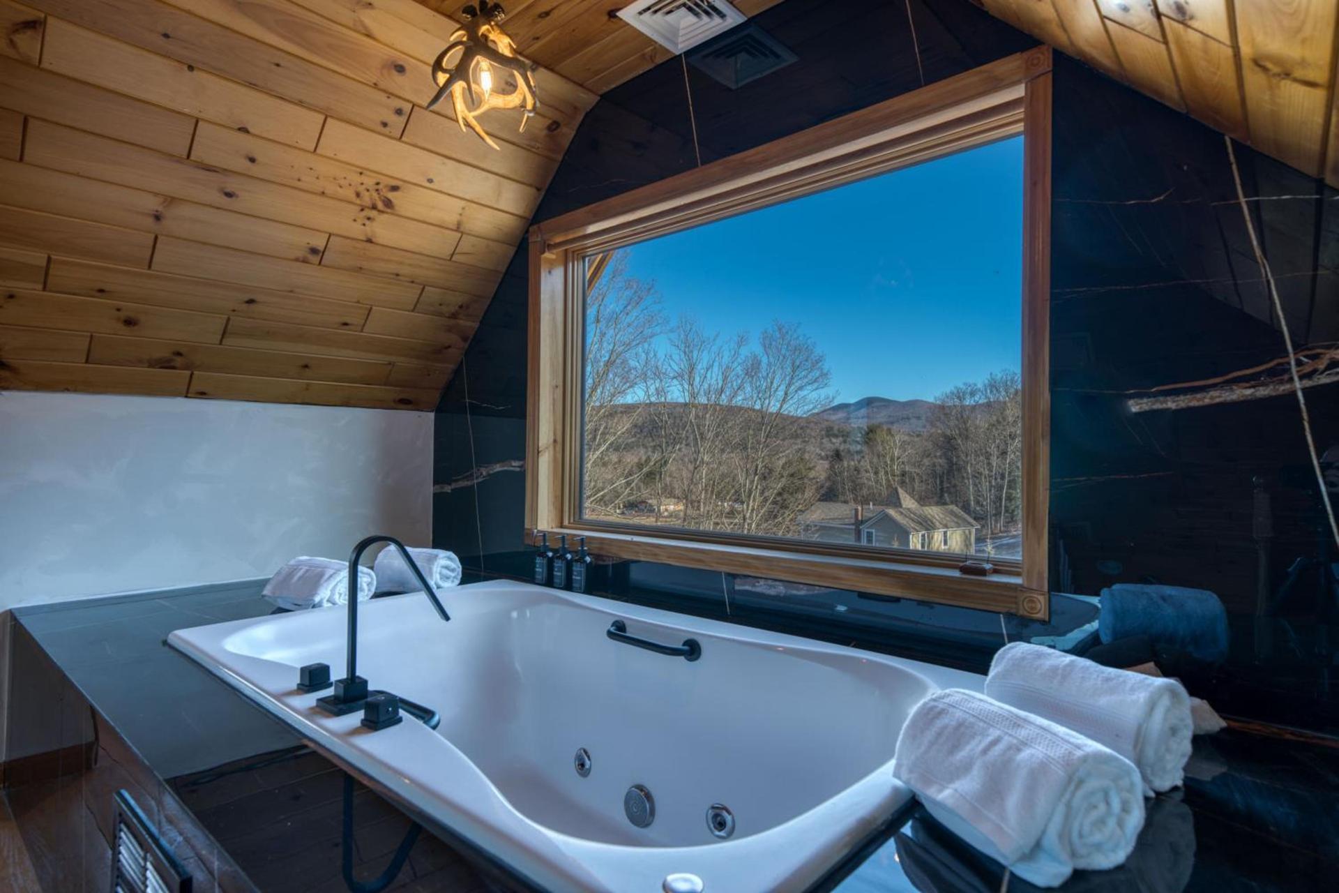 The Haüs Windham - Spacious Suites, Hot Tub, Mountain Views! photo 71
