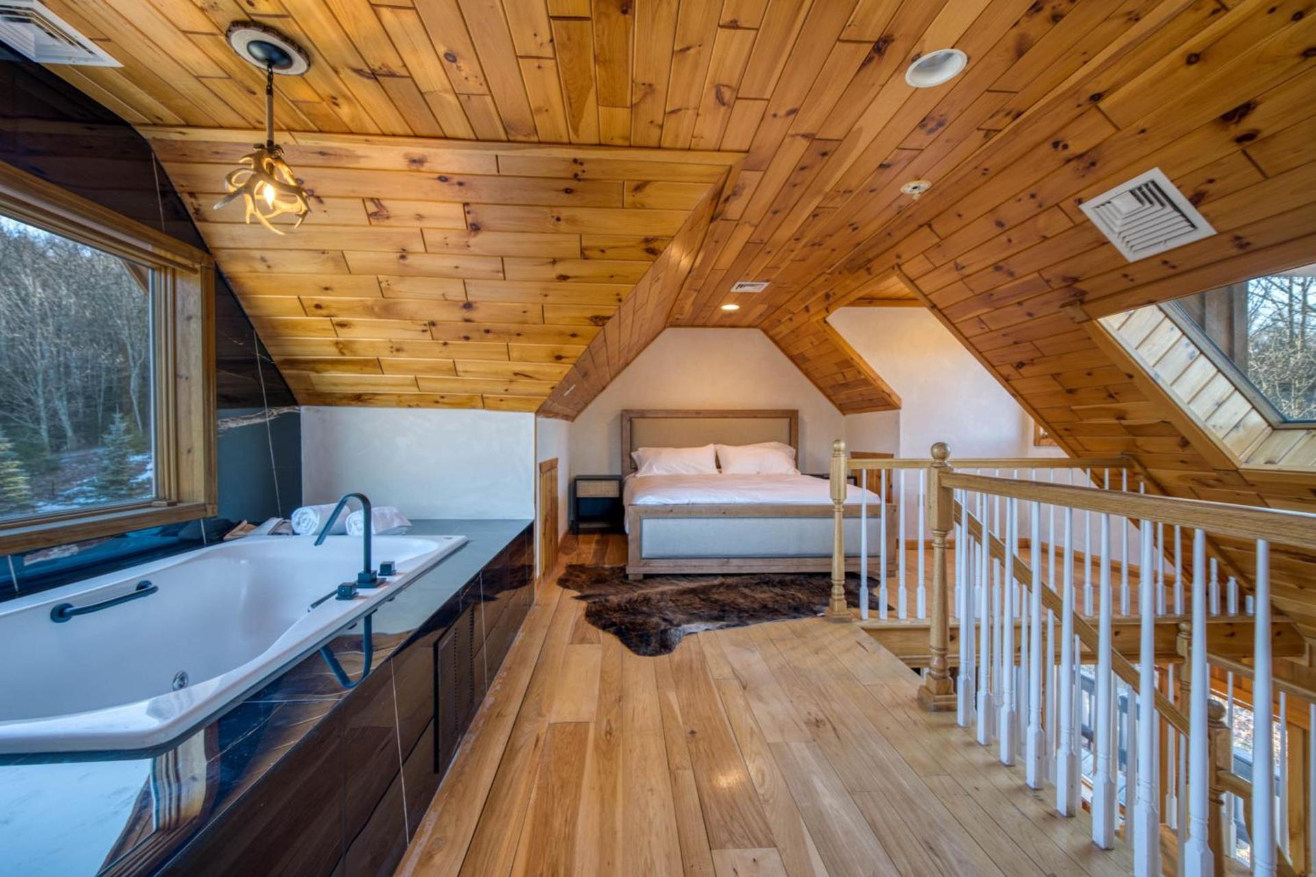 The Haüs Windham - Spacious Suites, Hot Tub, Mountain Views! photo 44