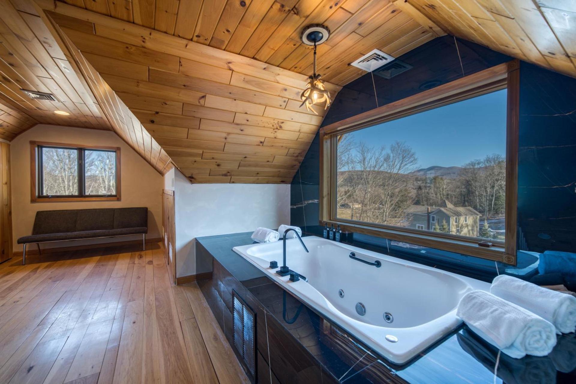 The Haüs Windham - Spacious Suites, Hot Tub, Mountain Views! photo 64