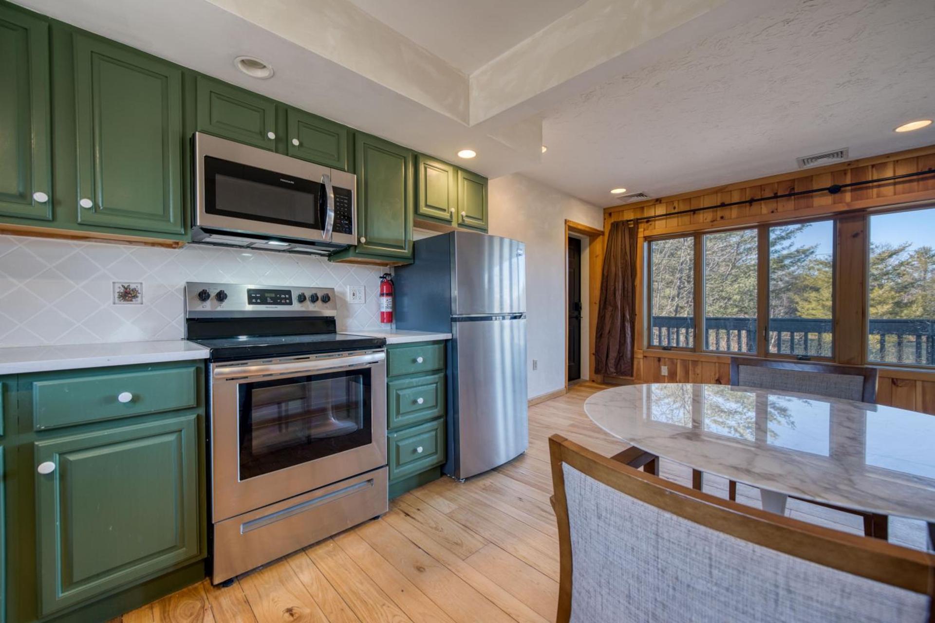 The Haüs Windham - Spacious Suites, Hot Tub, Mountain Views! photo 83