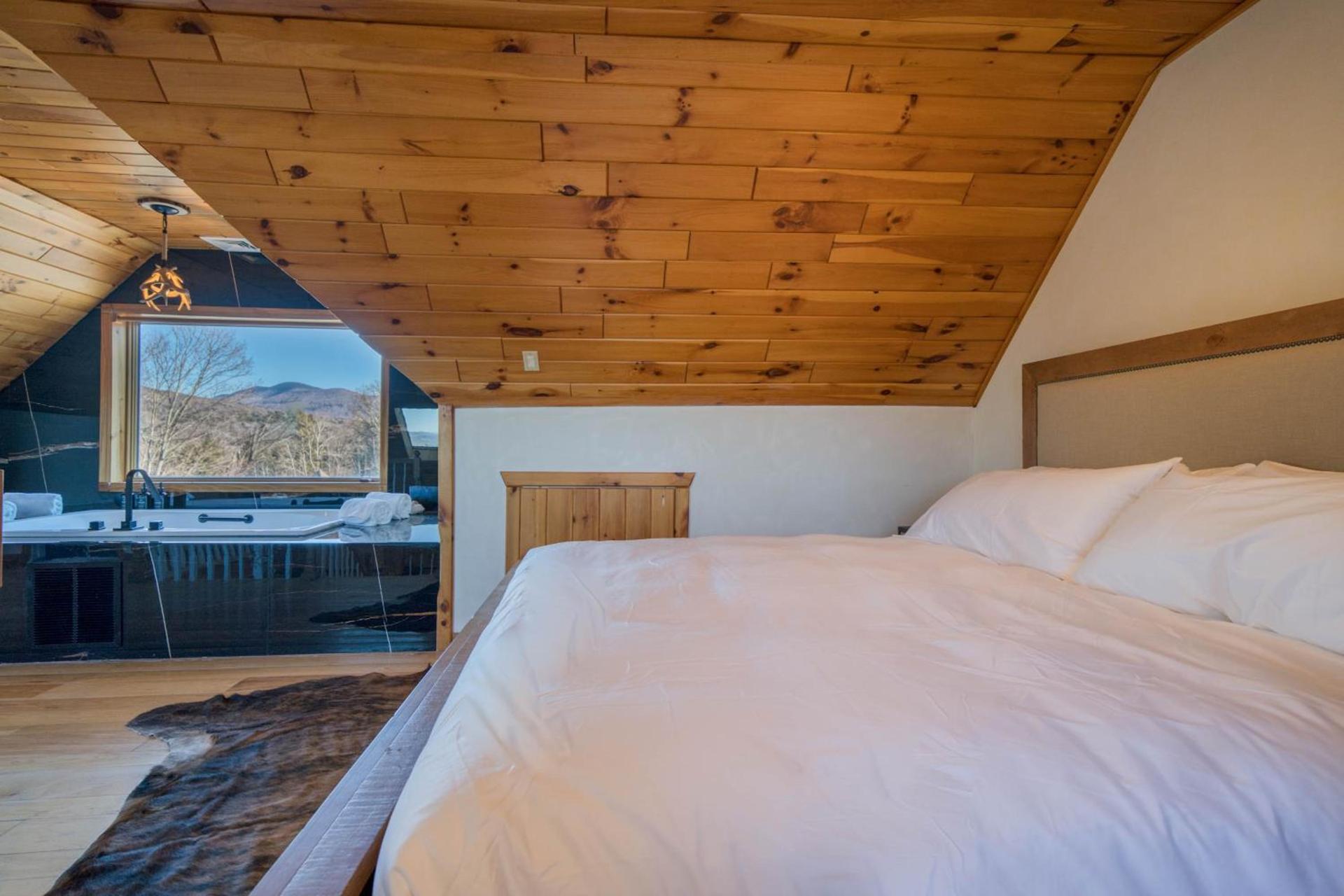 The Haüs Windham - Spacious Suites, Hot Tub, Mountain Views! photo 86