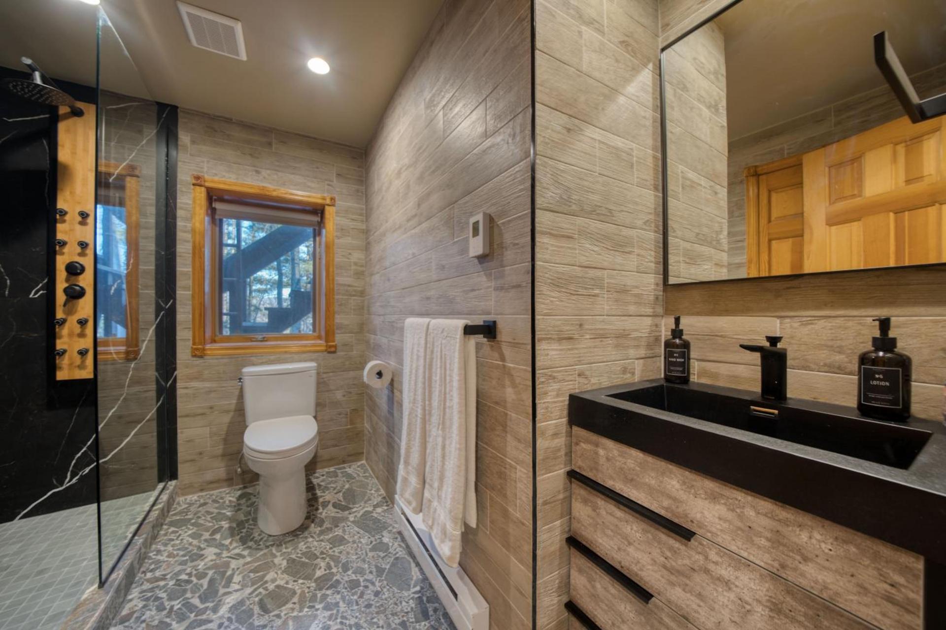 The Haüs Windham - Spacious Suites, Hot Tub, Mountain Views! photo 73