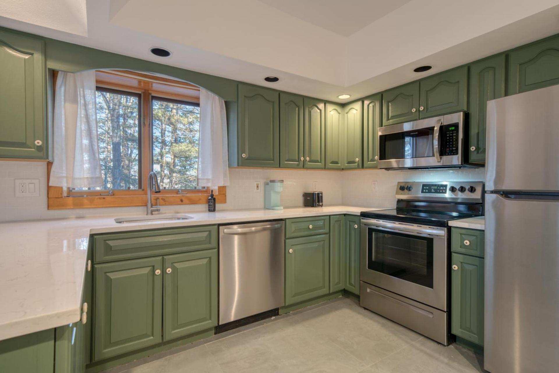 The Haüs Windham - Spacious Suites, Hot Tub, Mountain Views! photo 72