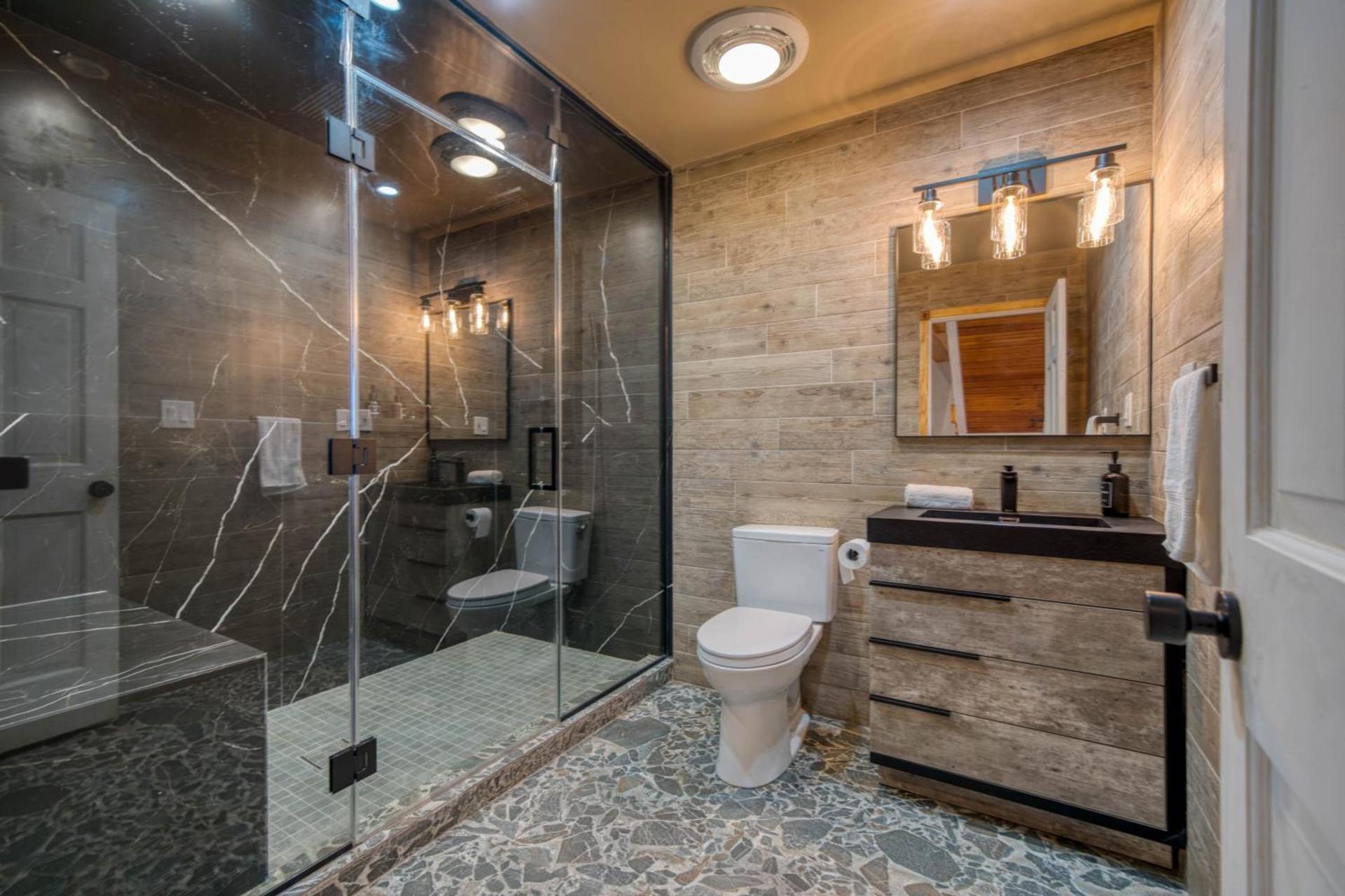 The Haüs Windham - Spacious Suites, Hot Tub, Mountain Views! photo 45