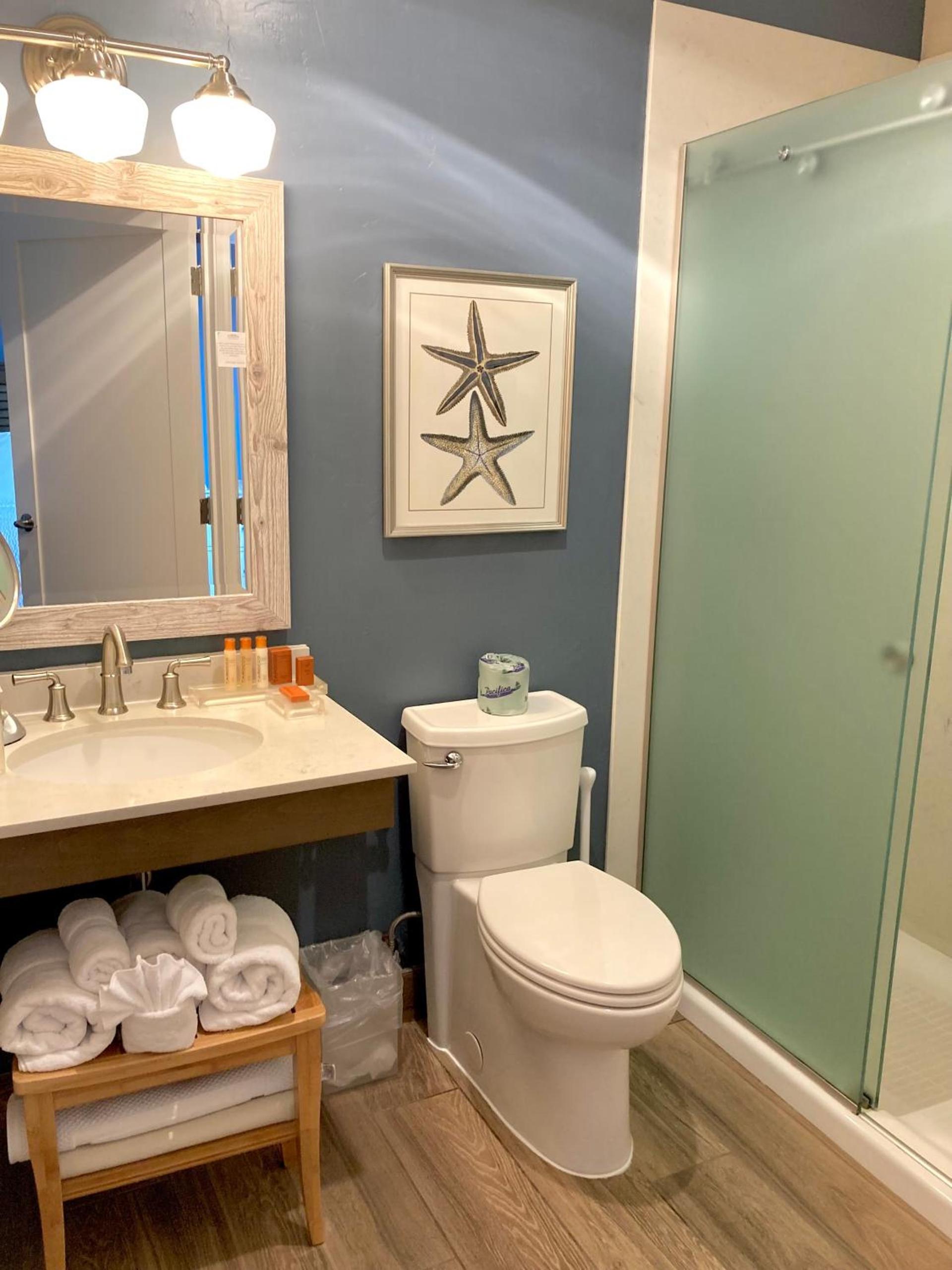 Sand Pebbles Inn photo 67