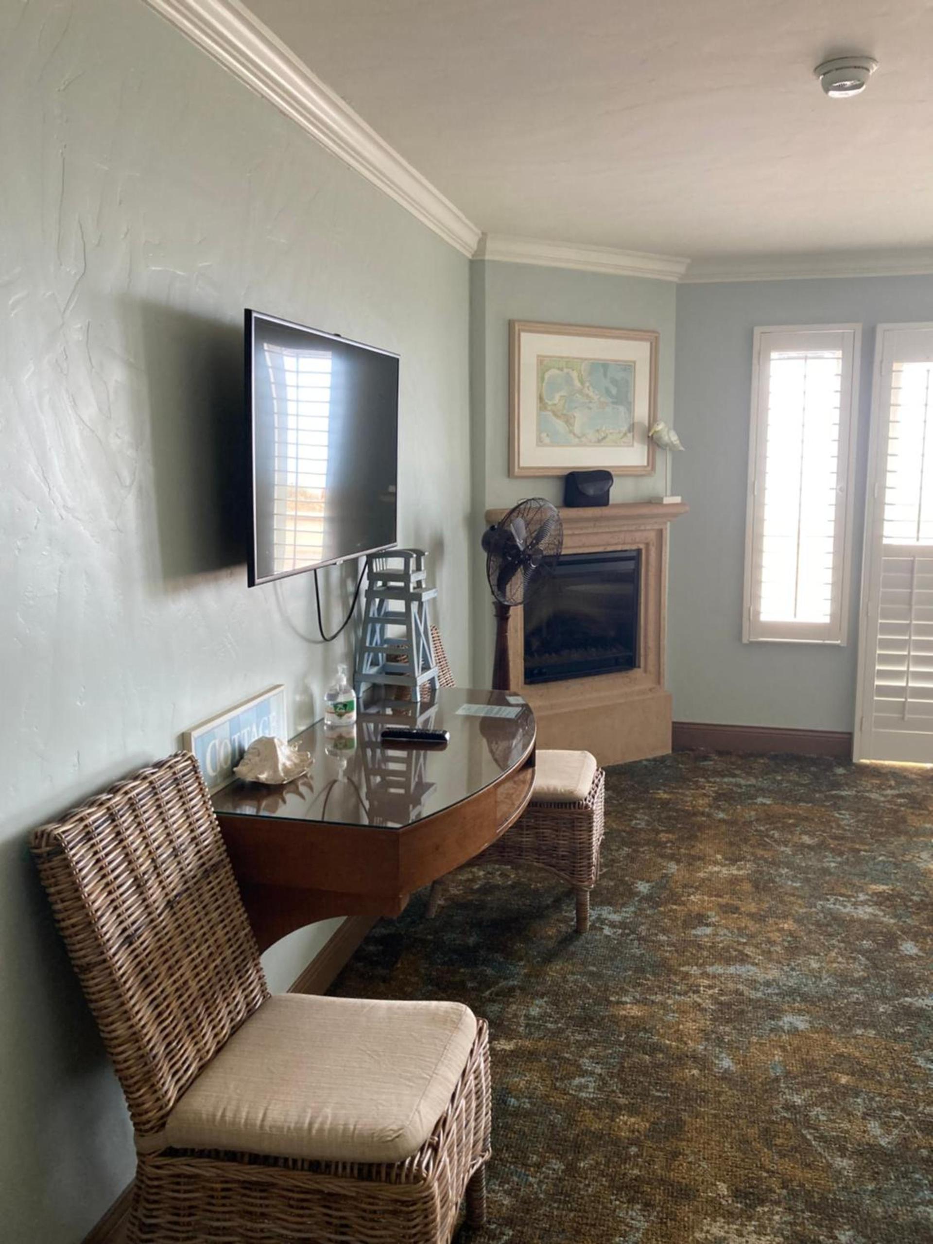 Blue Dolphin Inn photo 23