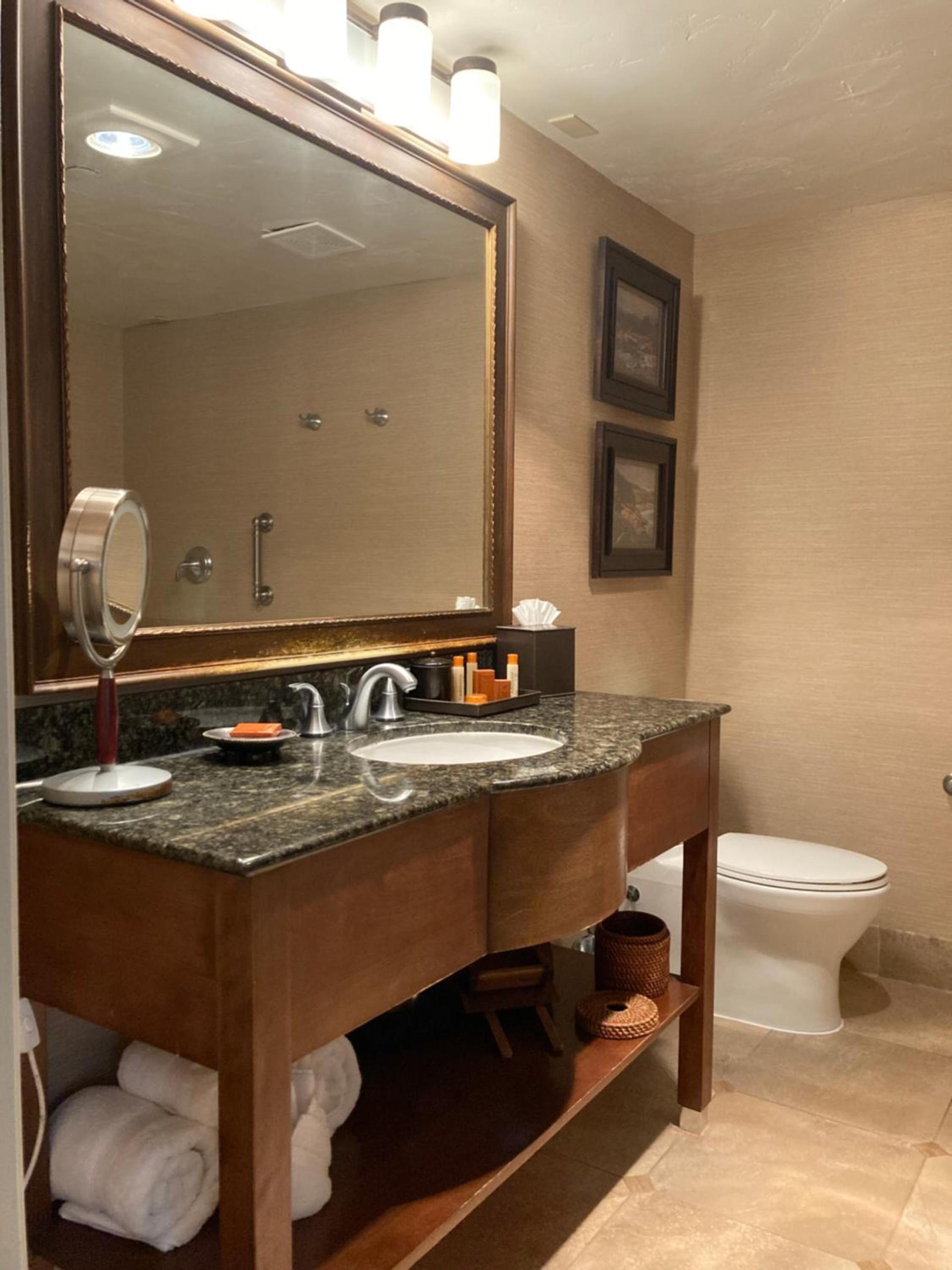 Blue Dolphin Inn photo 25