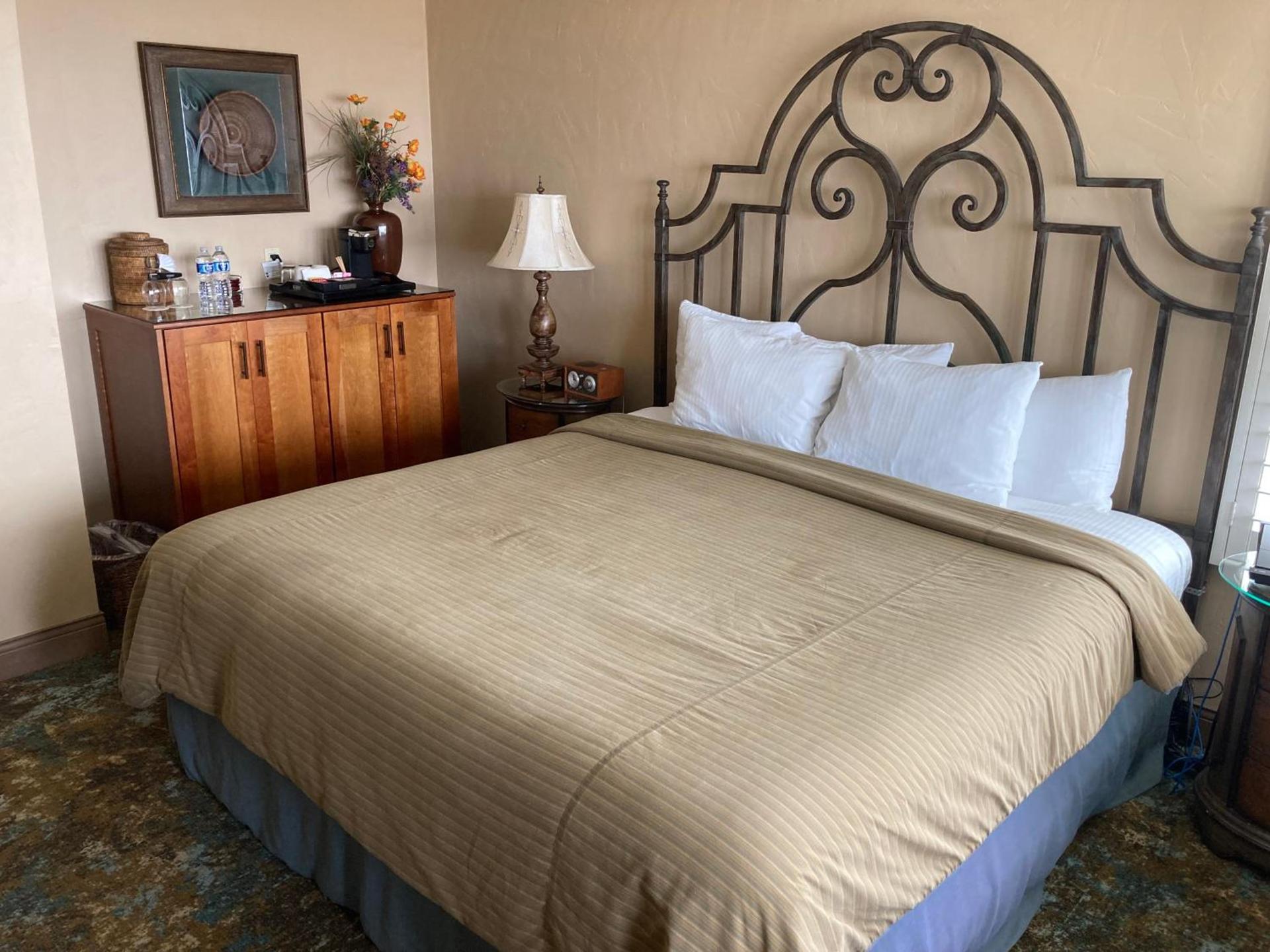 Blue Dolphin Inn photo 26