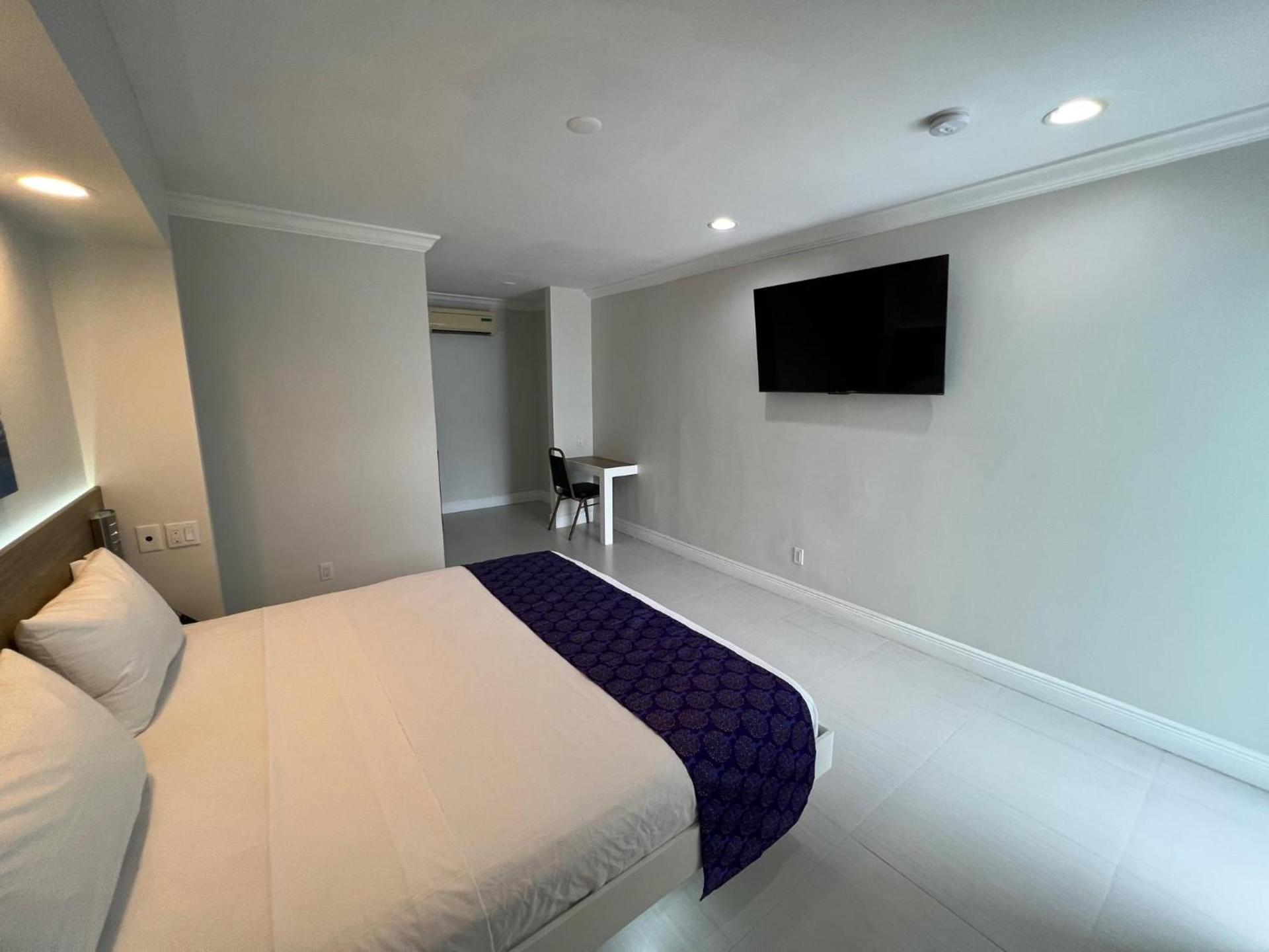The Biscayne Hotel photo 49