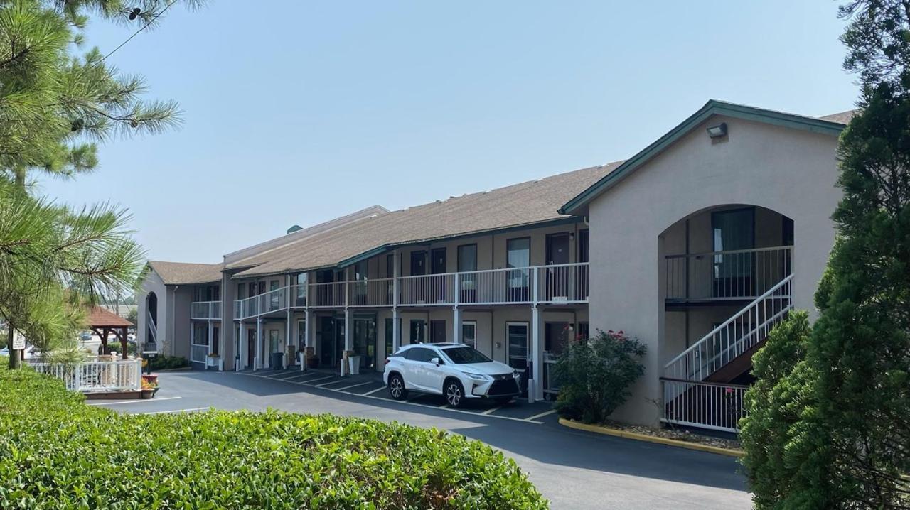 West Bank Inn photo 2