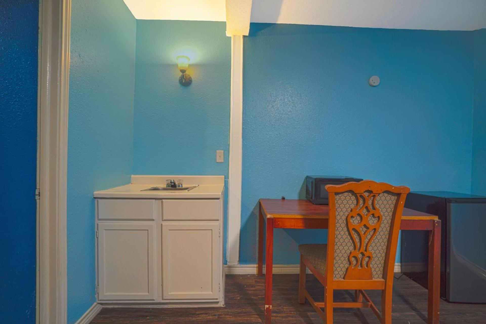 Plaza Motel Corpus Christi by OYO photo 41