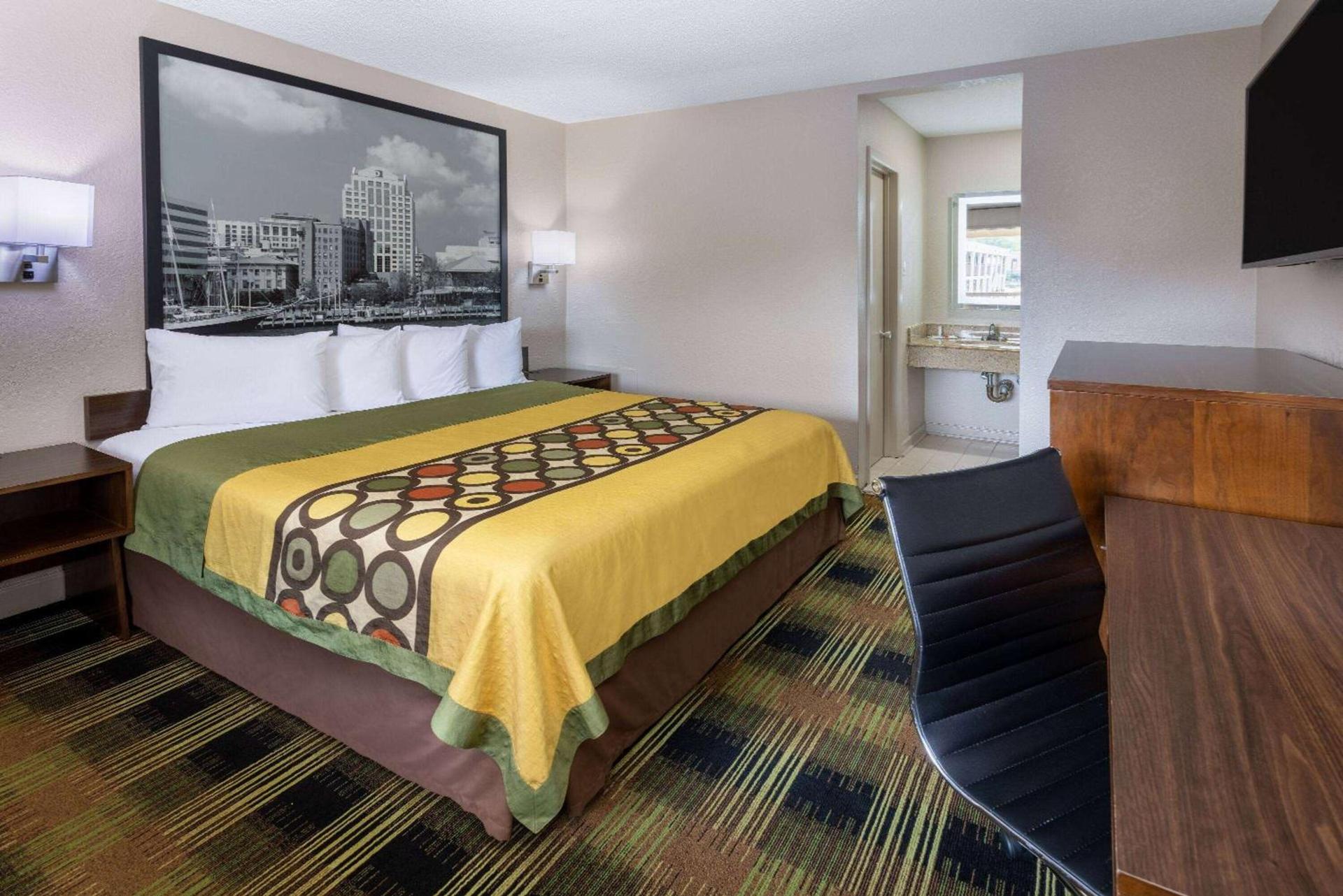 Super 8 by Wyndham Williamsburg/Historic Area photo 26