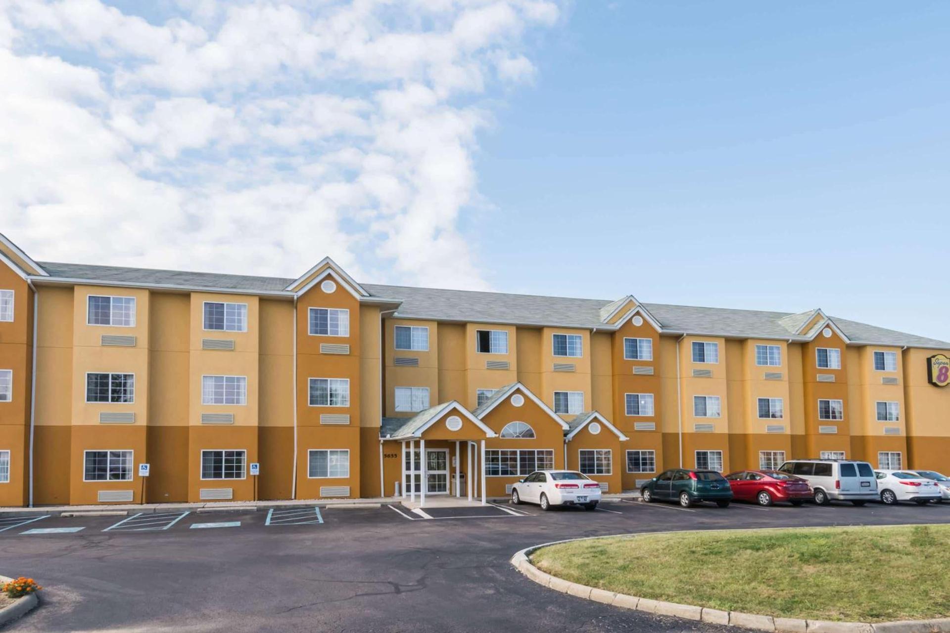 Super 8 by Wyndham Columbus West photo 1