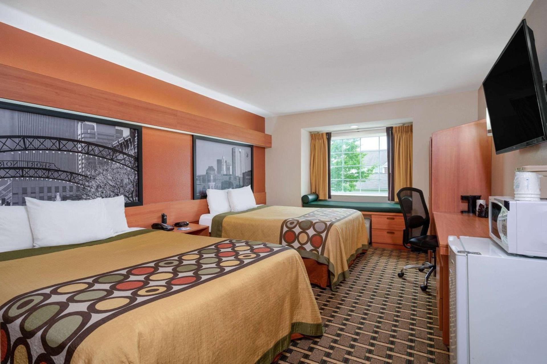 Super 8 by Wyndham Columbus West photo 5