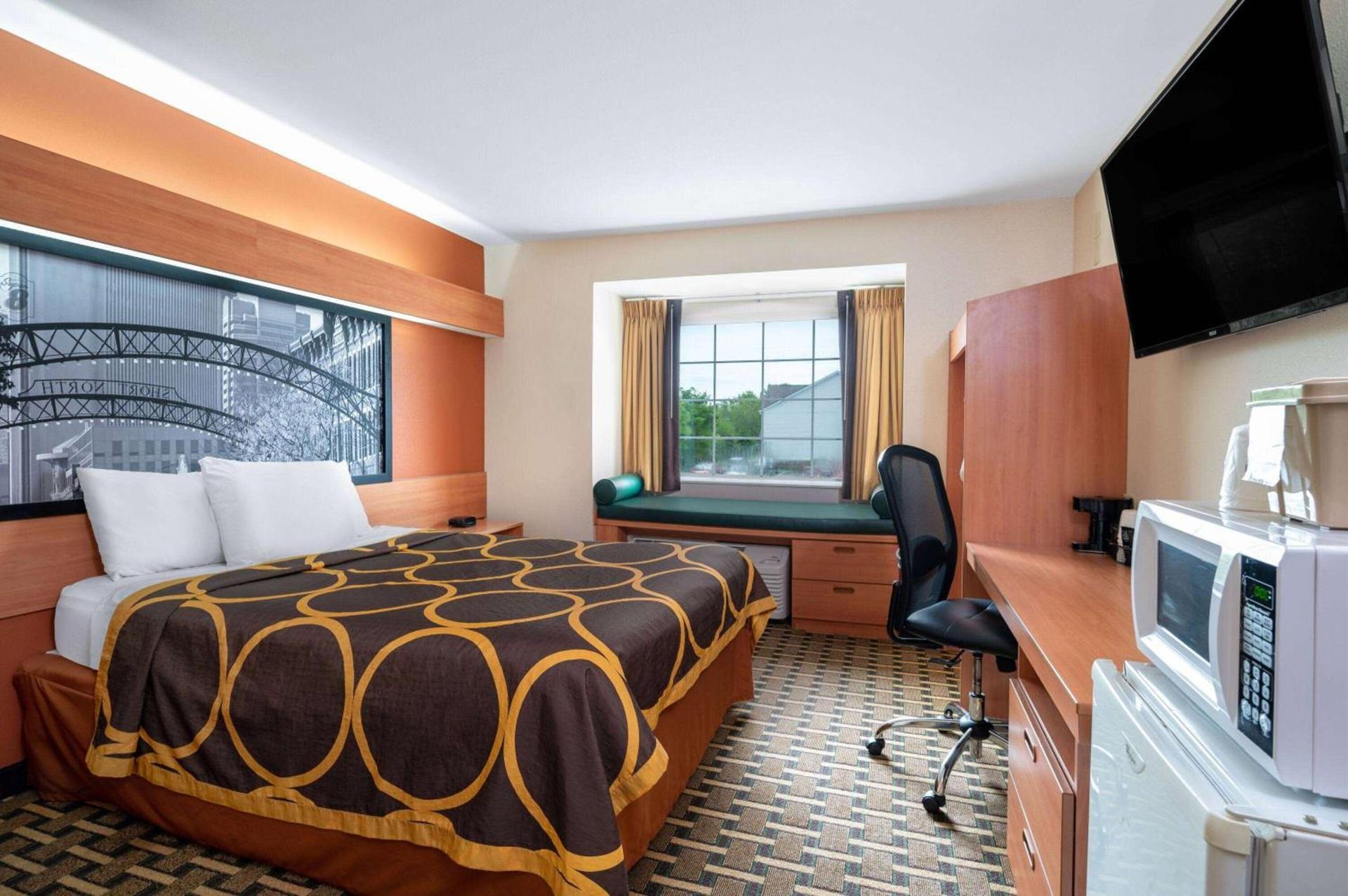 Super 8 by Wyndham Columbus West photo 9