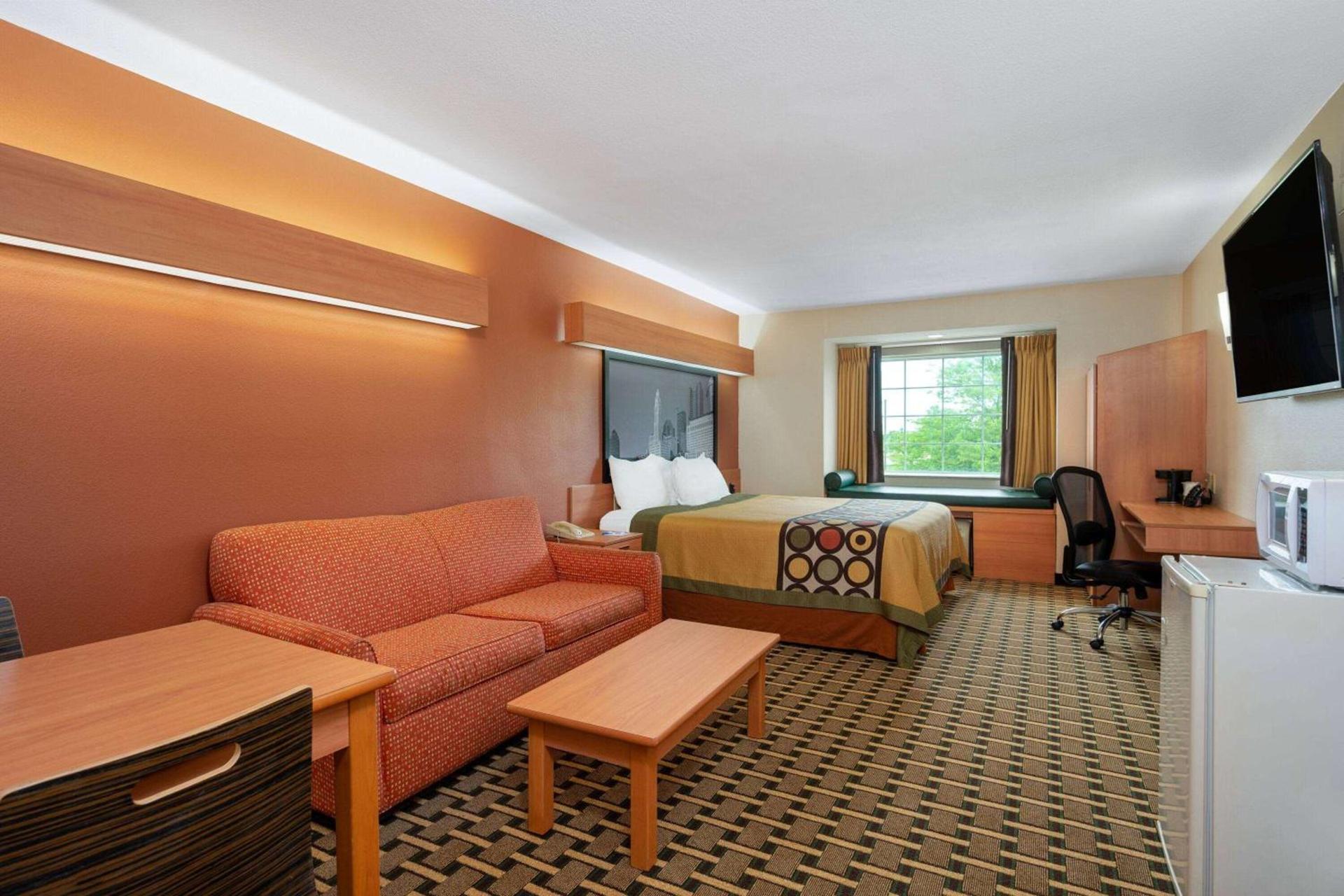 Super 8 by Wyndham Columbus West photo 7