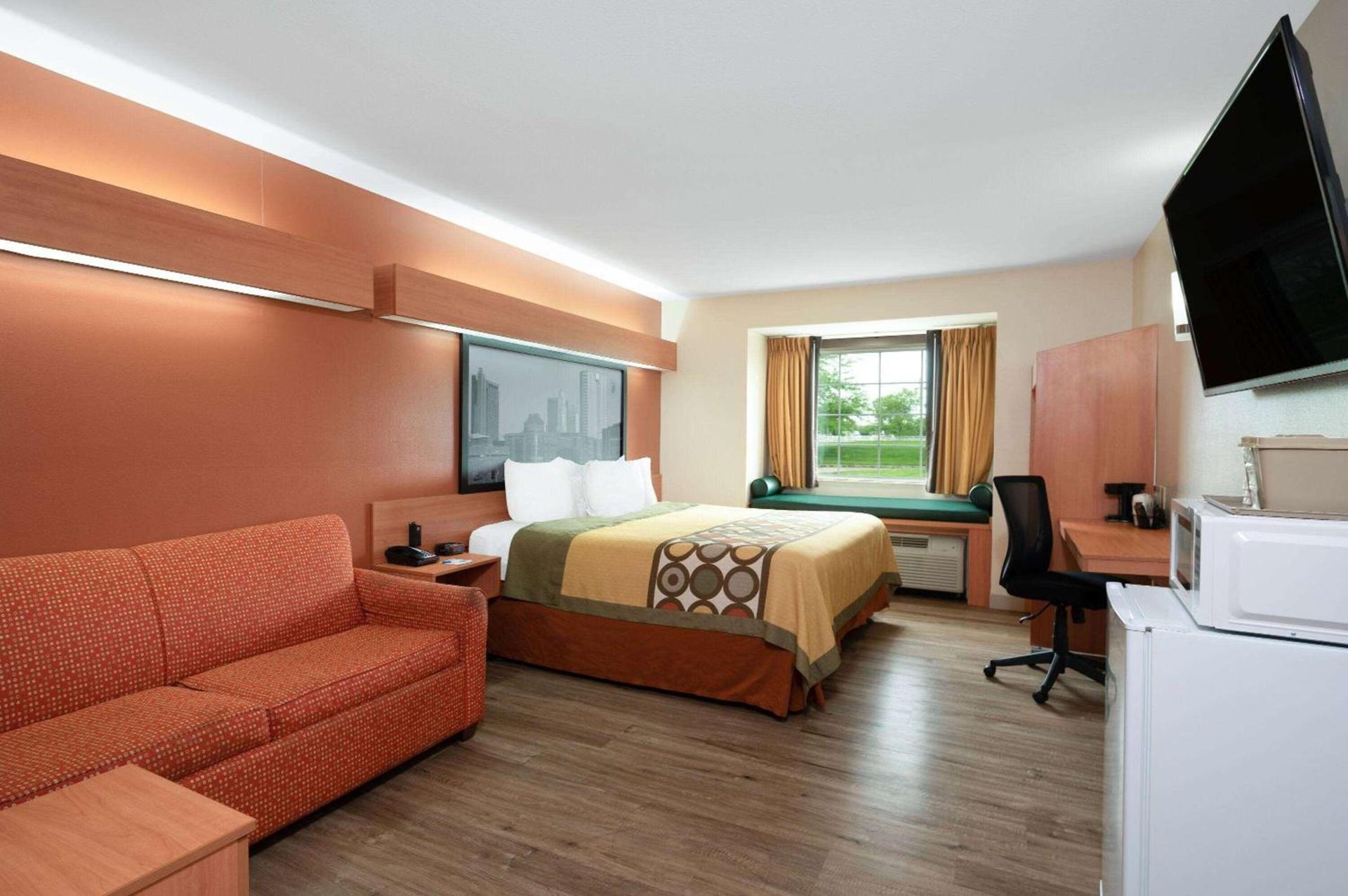 Super 8 by Wyndham Columbus West photo 11