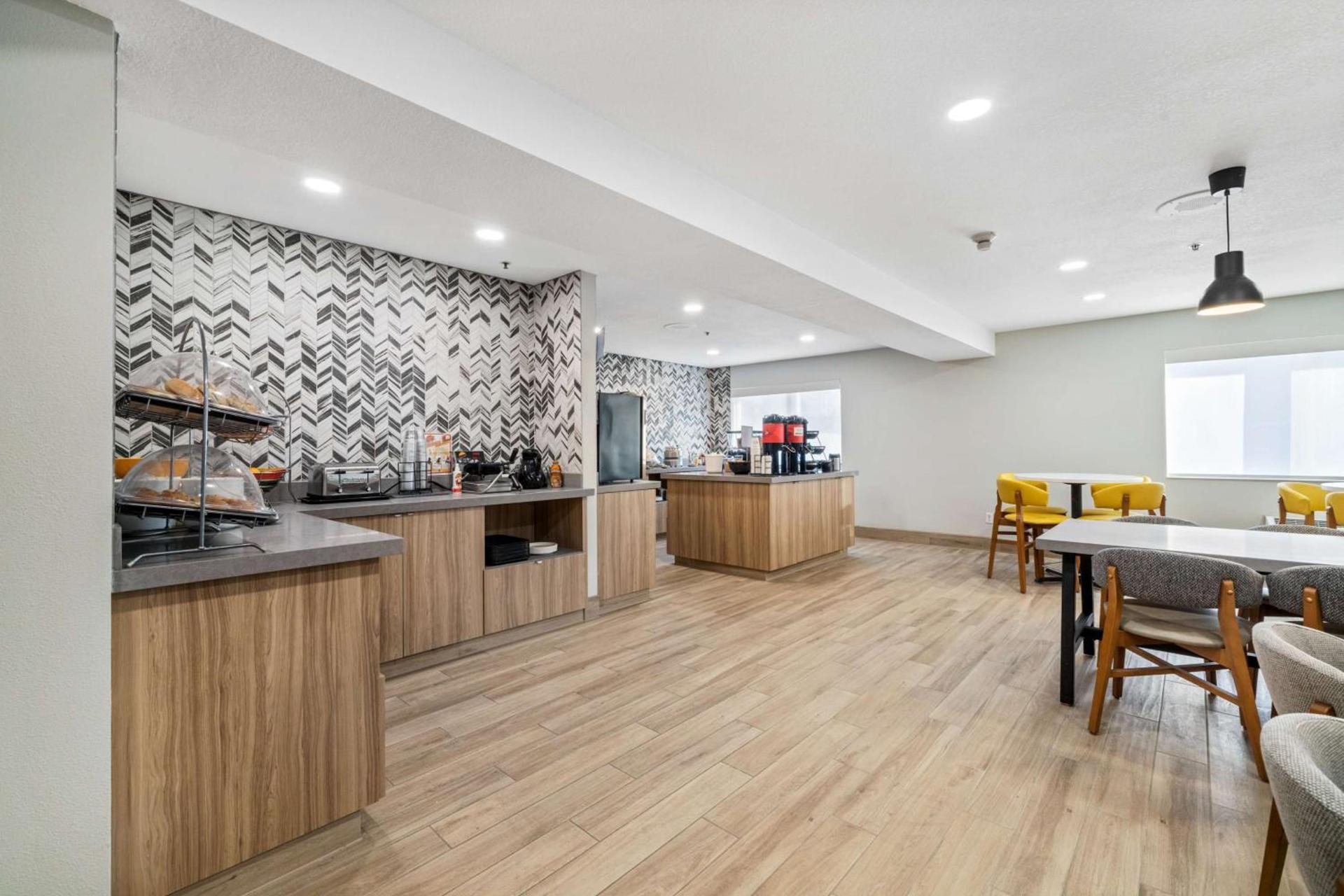 Best Western Lake Oswego Hotel & Suites photo 5