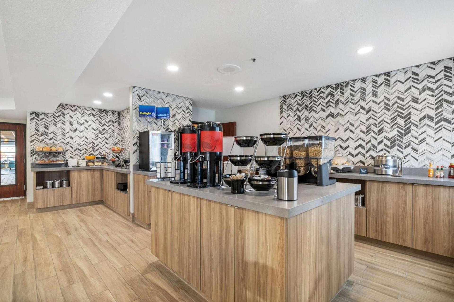 Best Western Lake Oswego Hotel & Suites photo 92