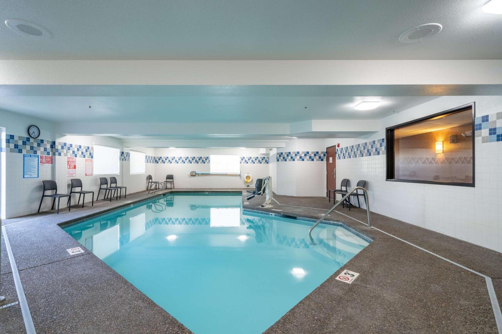 Best Western Lake Oswego Hotel & Suites photo 8